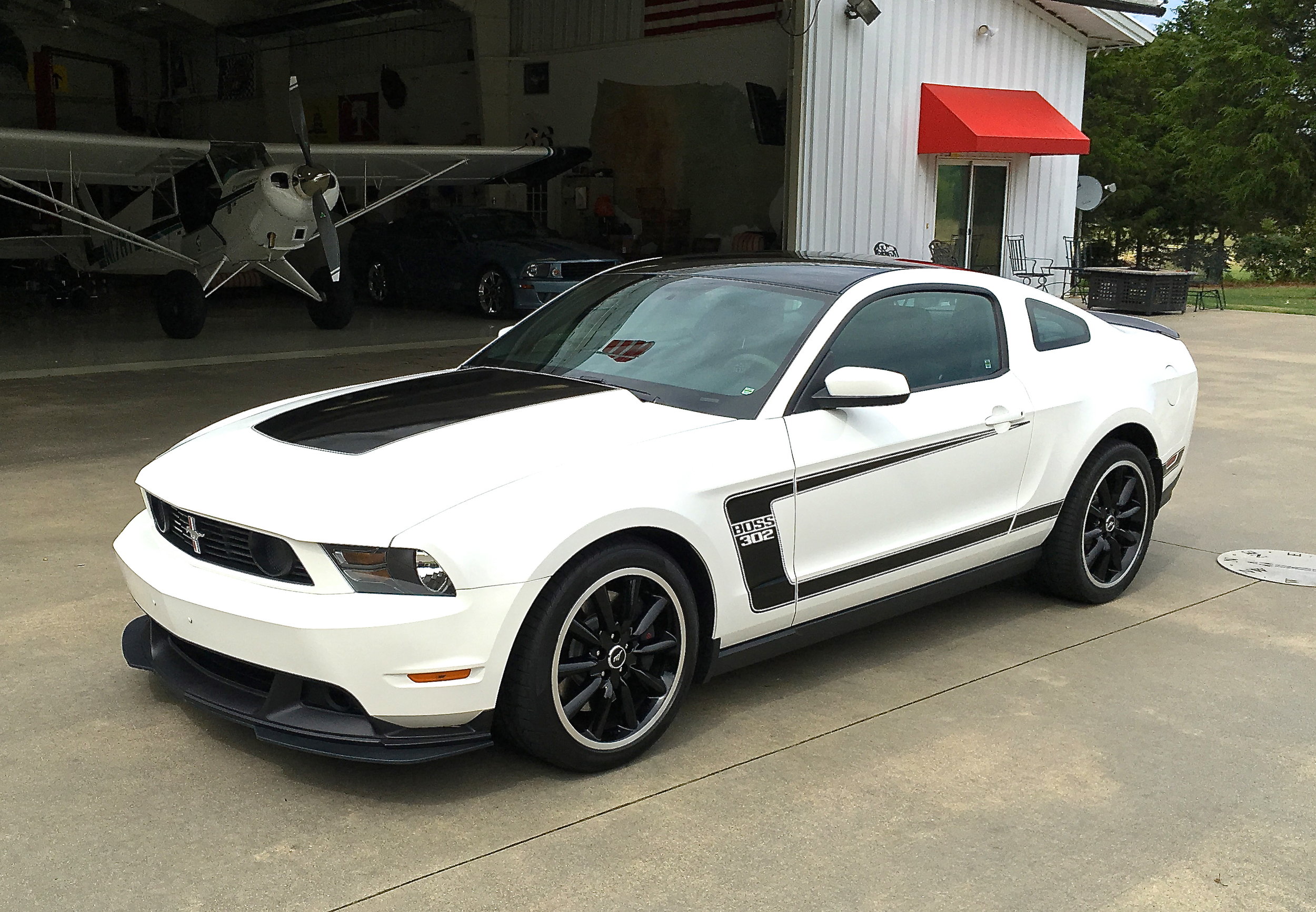 Car Ford Mustang Boss 302 Muscle Car White Car 2500x1734