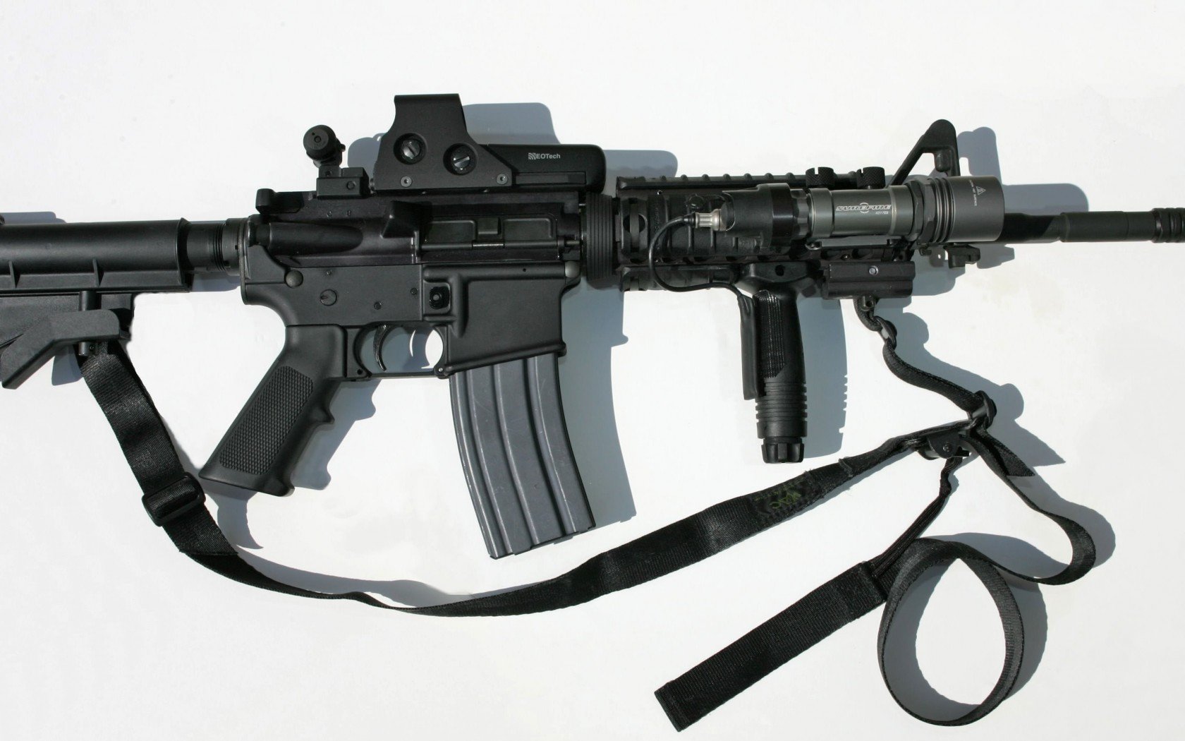 Weapons Rifle 1680x1050