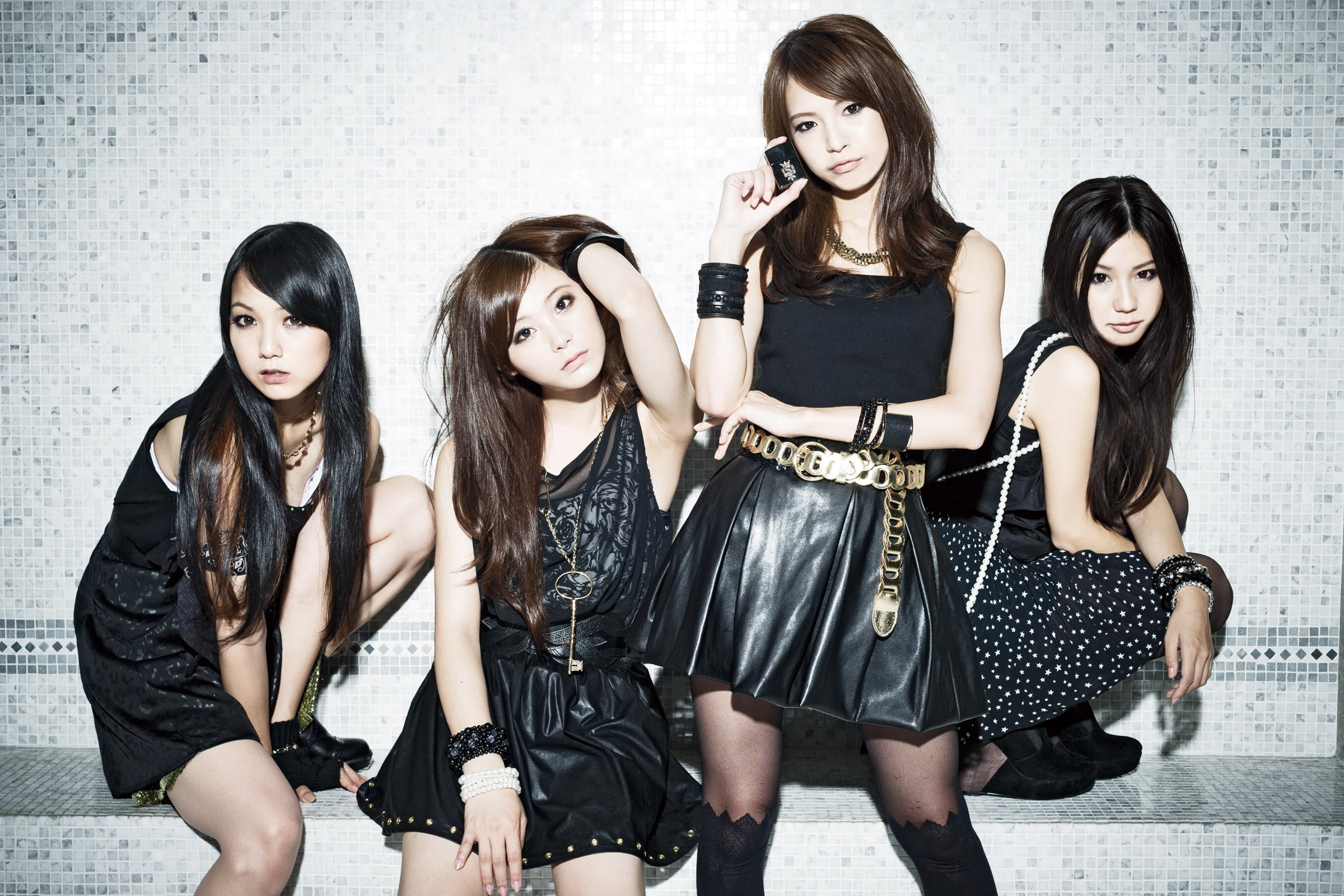 Music SCANDAL 2400x1600