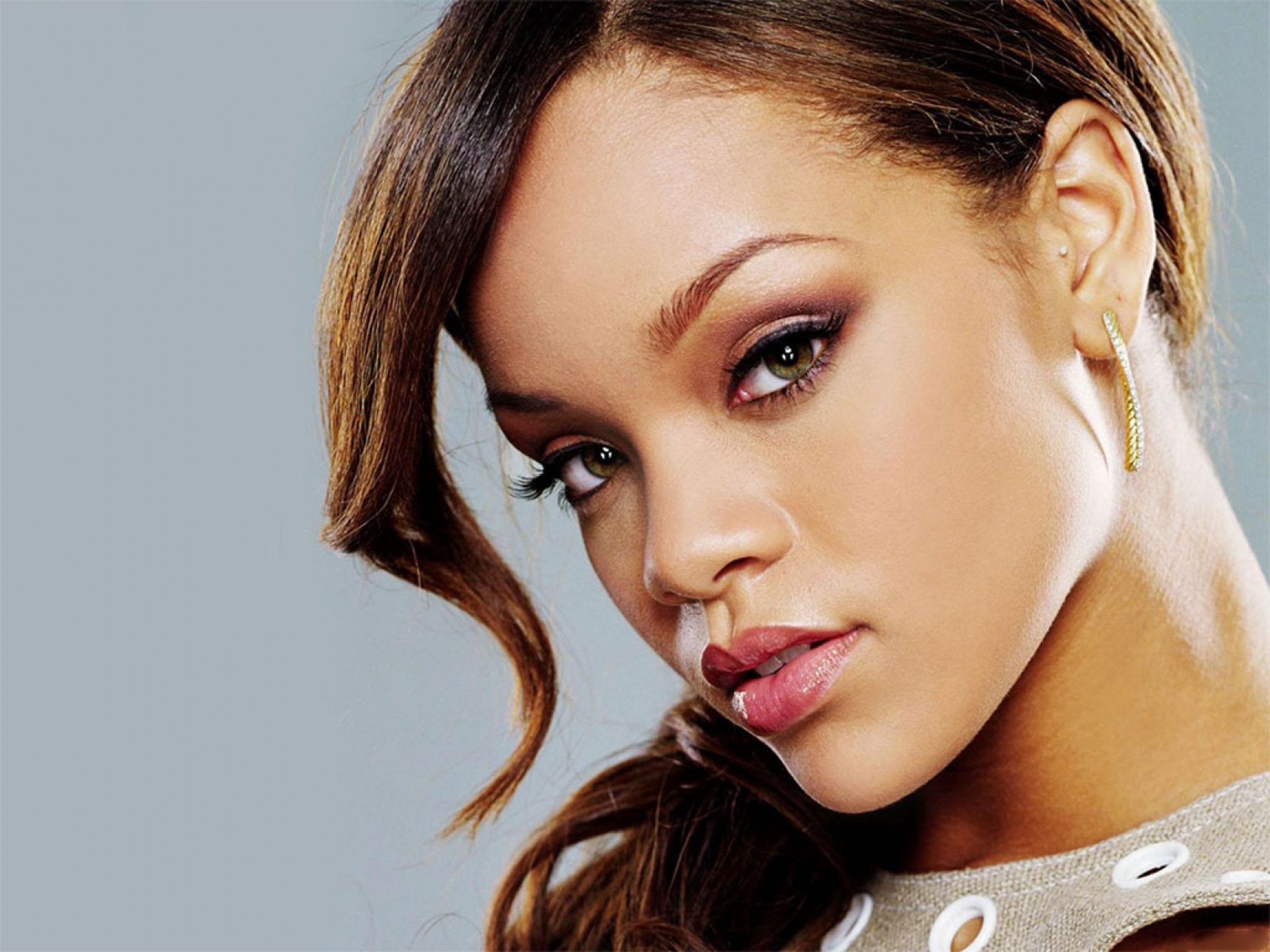 Music Rihanna 2560x1920