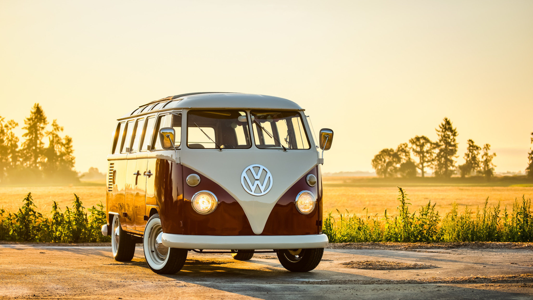 Old Car Volkswagen Type 2 Bus 2048x1152