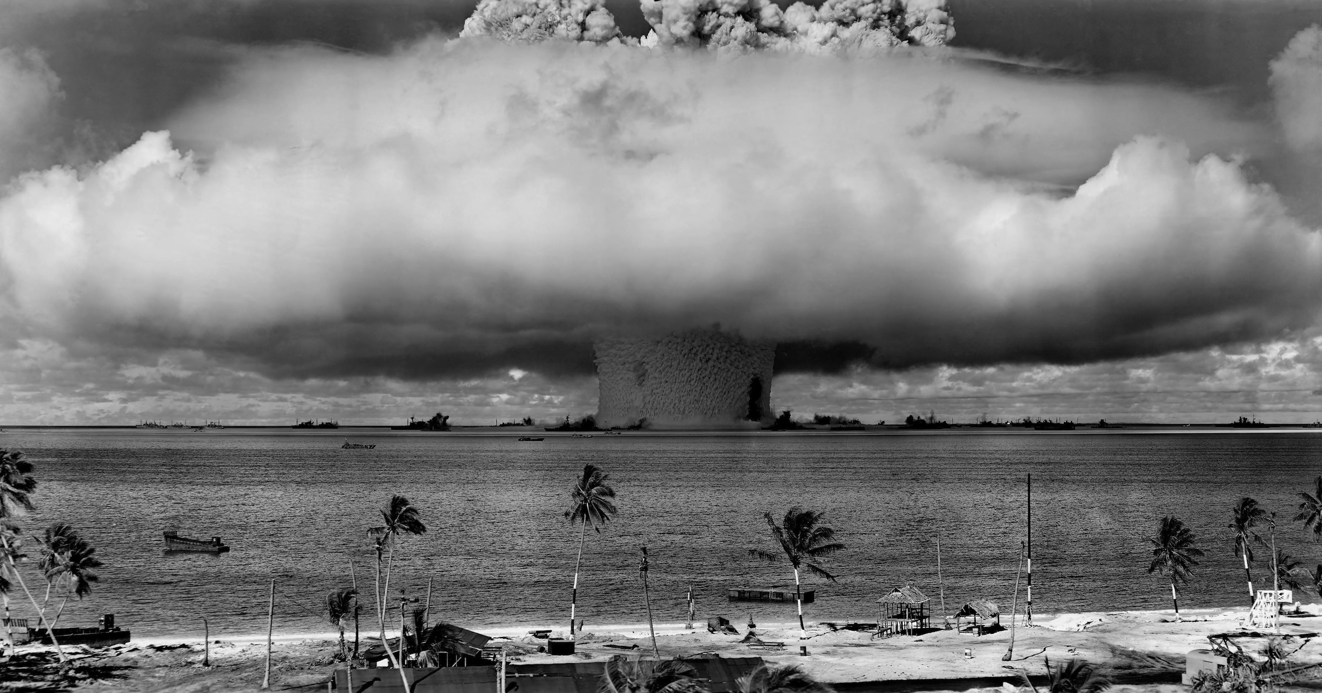 Black Amp White Bomb Explosion Military Nuclear War 2569x1348