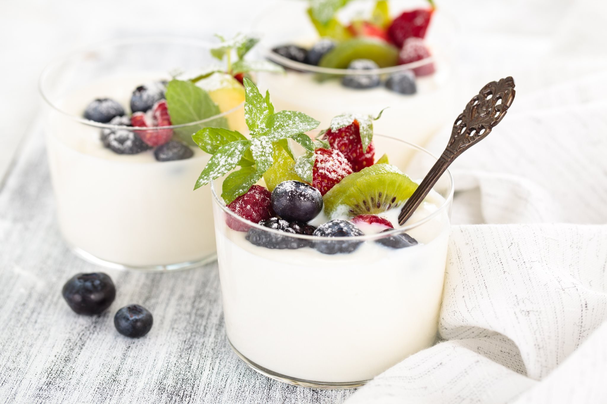 Berry Blueberry Breakfast Yogurt 2048x1365