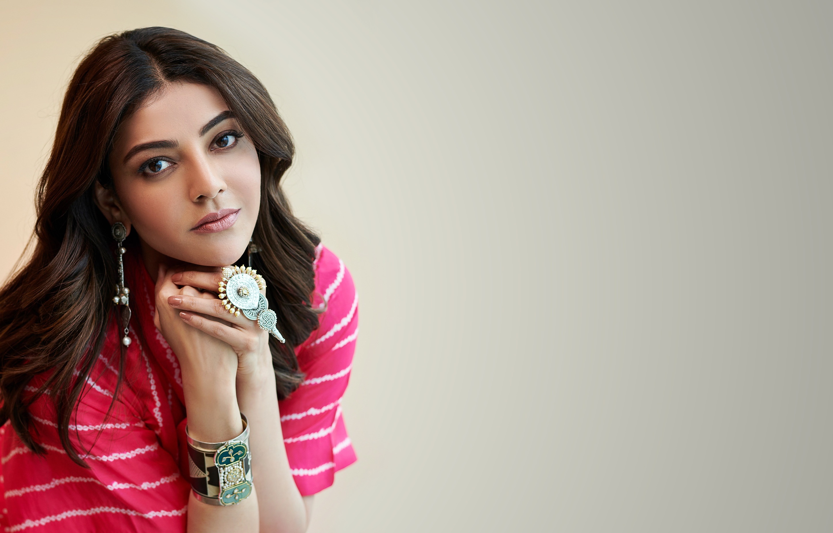 Actress Bollywood Brown Eyes Brunette Earrings Girl Indian Jewelry Kajal Aggarwal 2900x1856