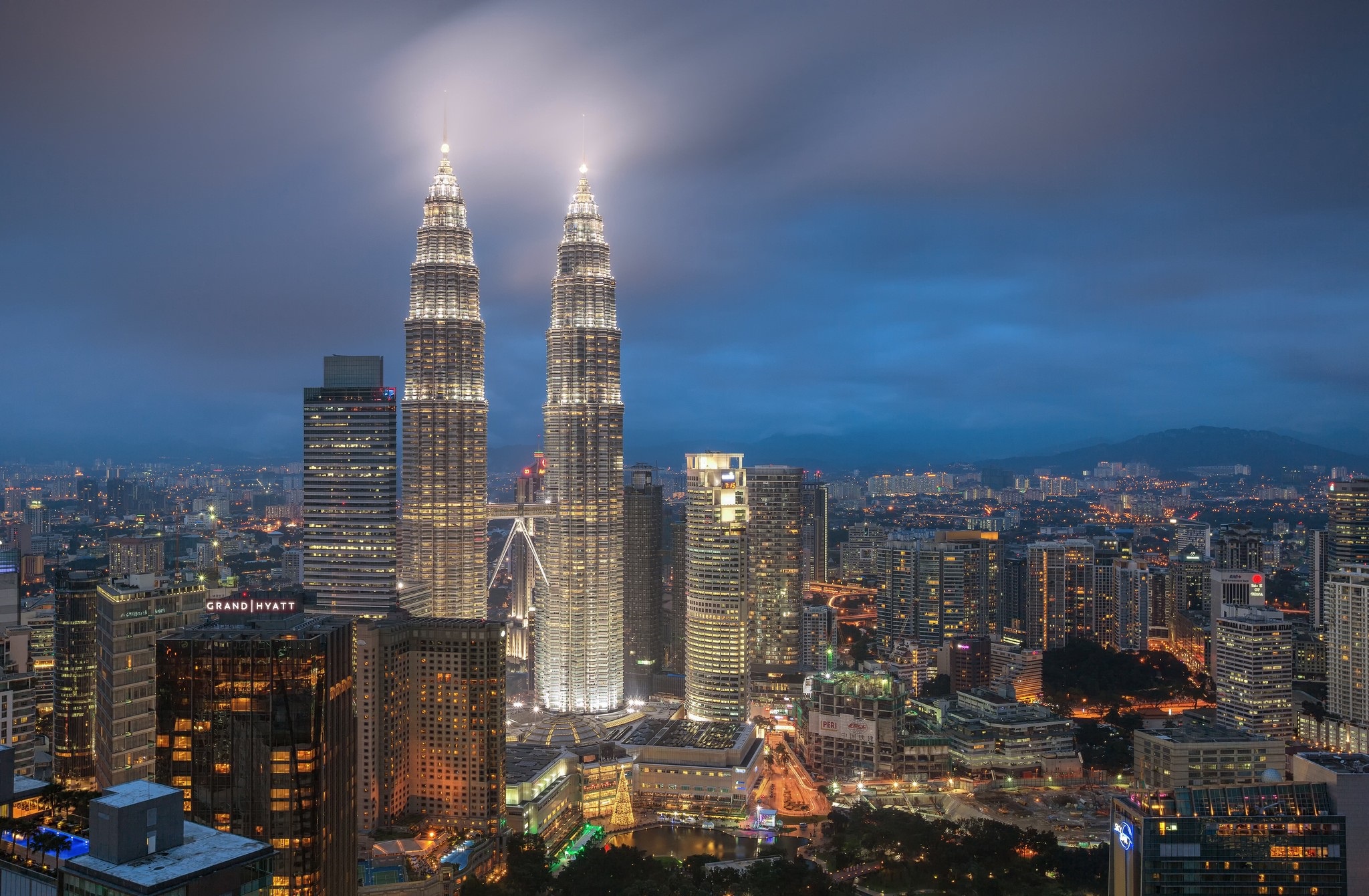 Building City Kuala Lumpur Malaysia Night Petronas Towers Skyscraper 2048x1340