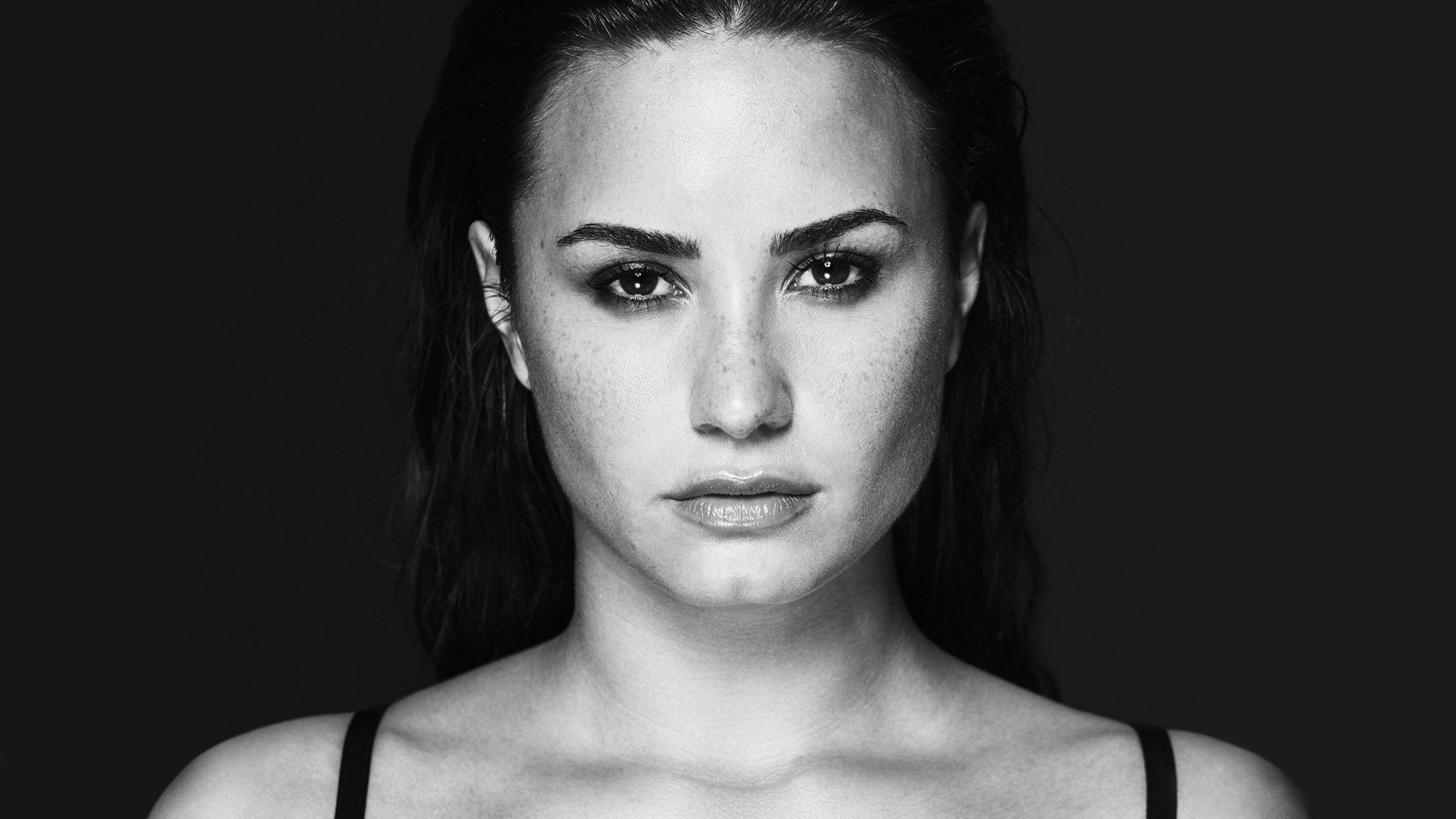 Black Amp White Close Up Demi Lovato Face Monochrome Singer Woman 2560x1440