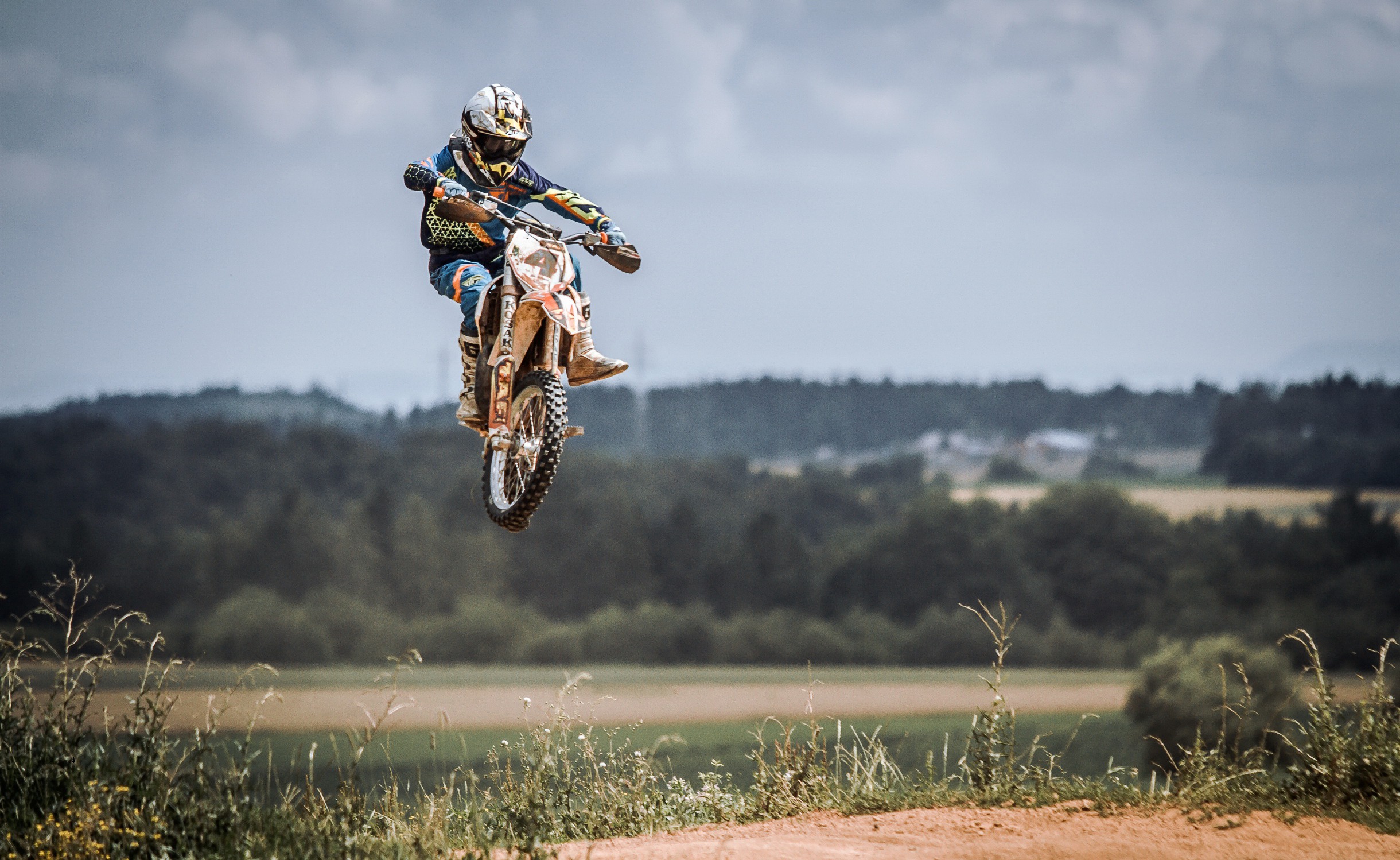 Motocross Motorcycle 2440x1498