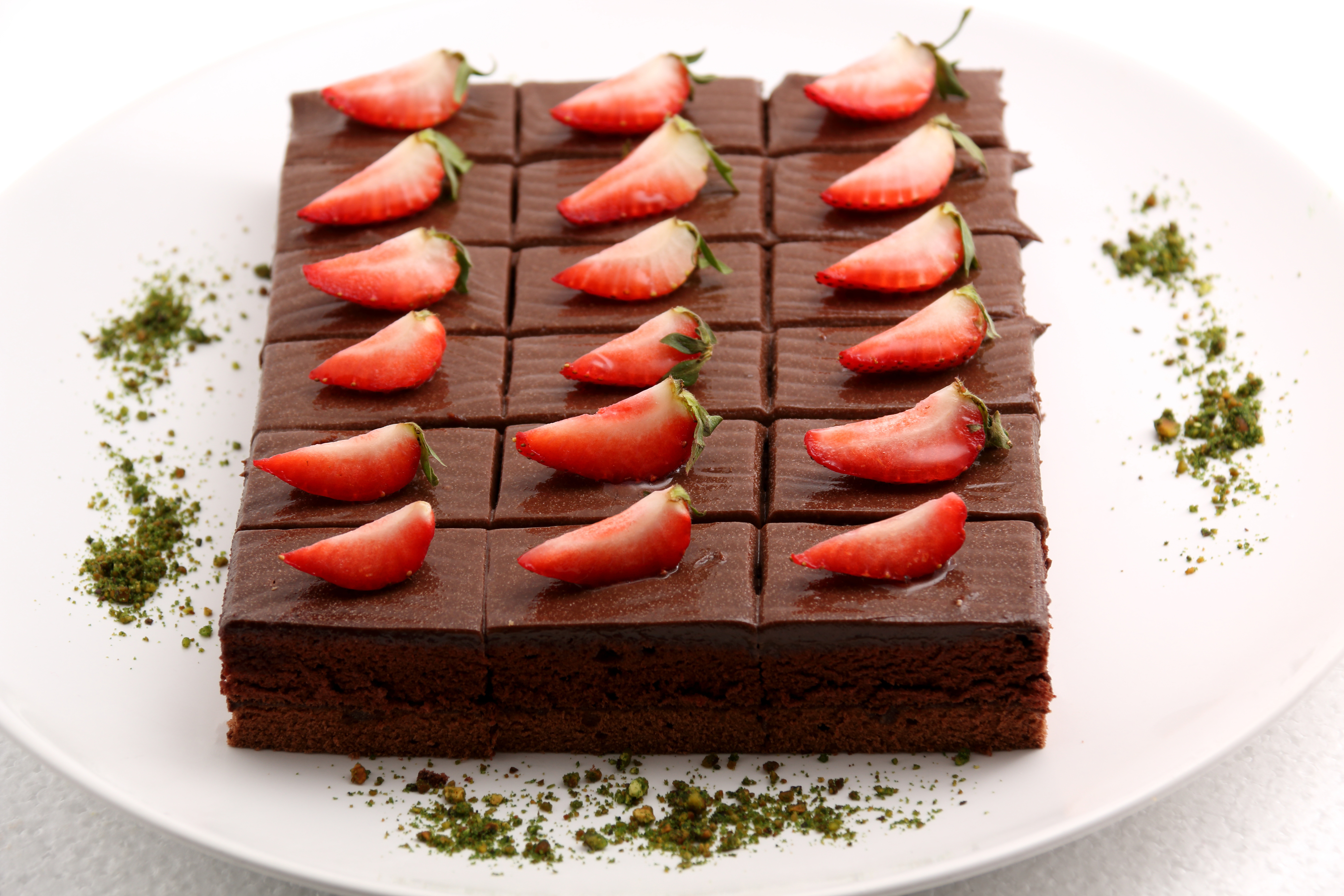 Brownie Dessert Strawberry 5472x3648