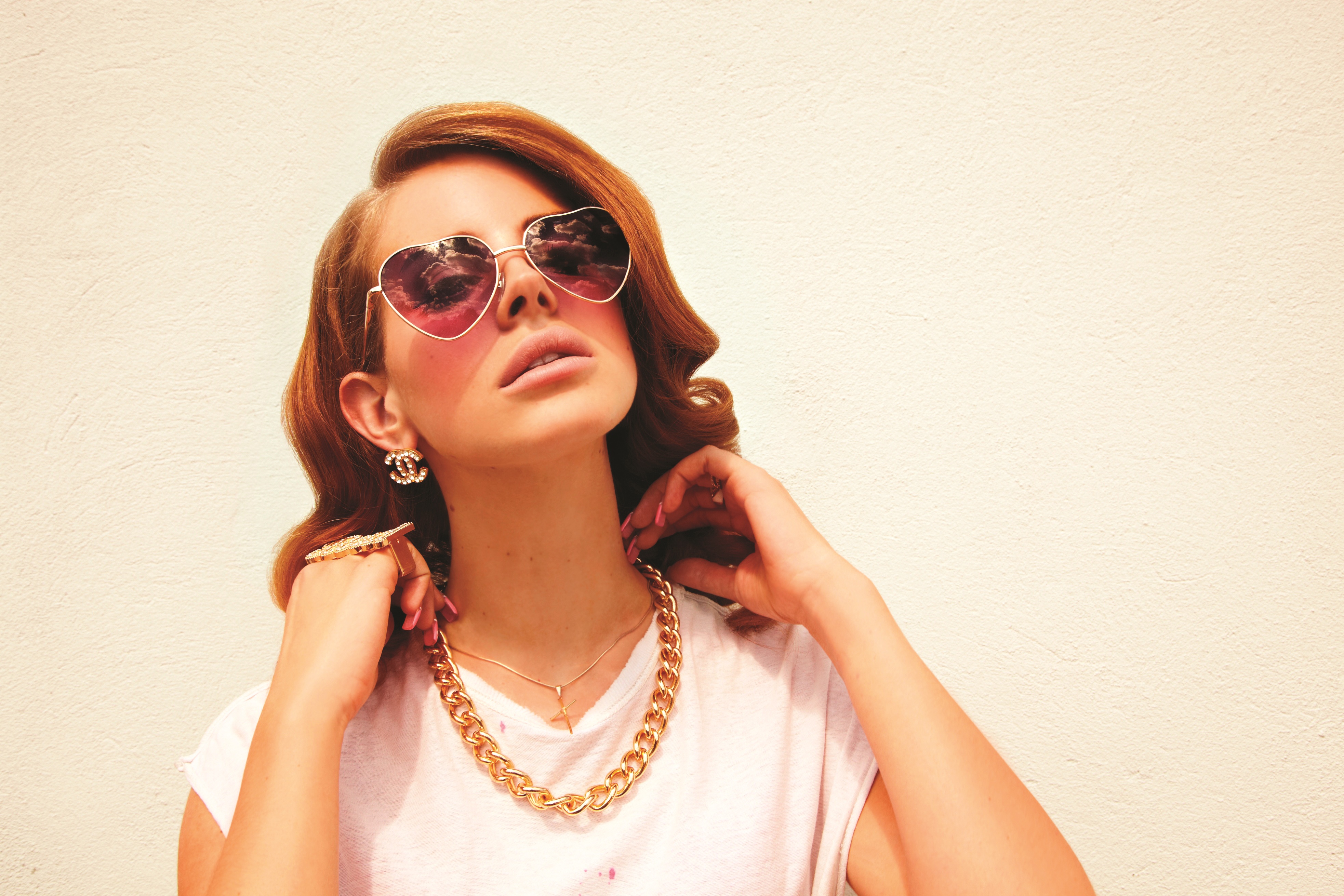 Lana Del Rey Sunglasses 3931x2621