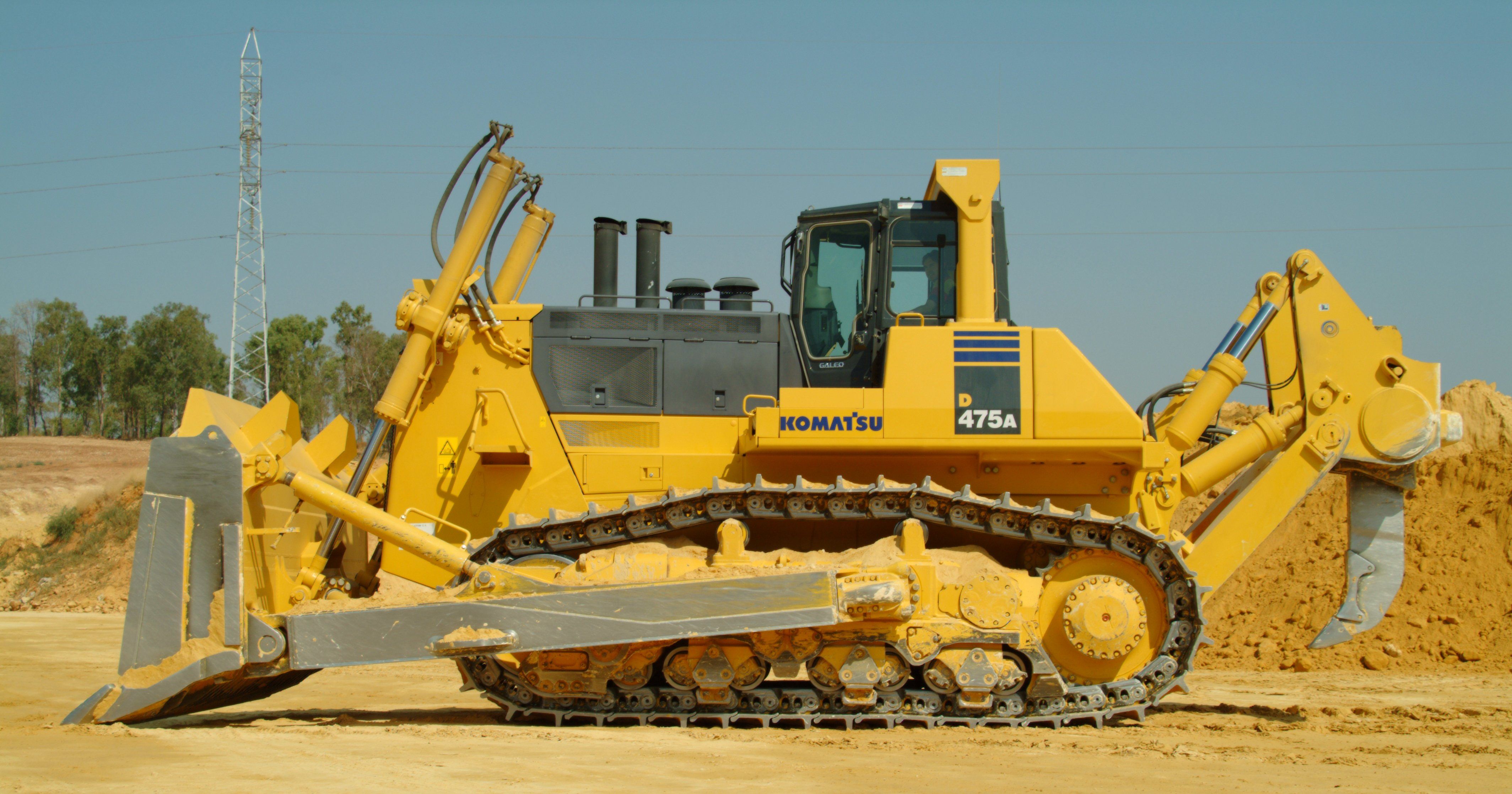 Bulldozer Komatsu D475a 4256x2236