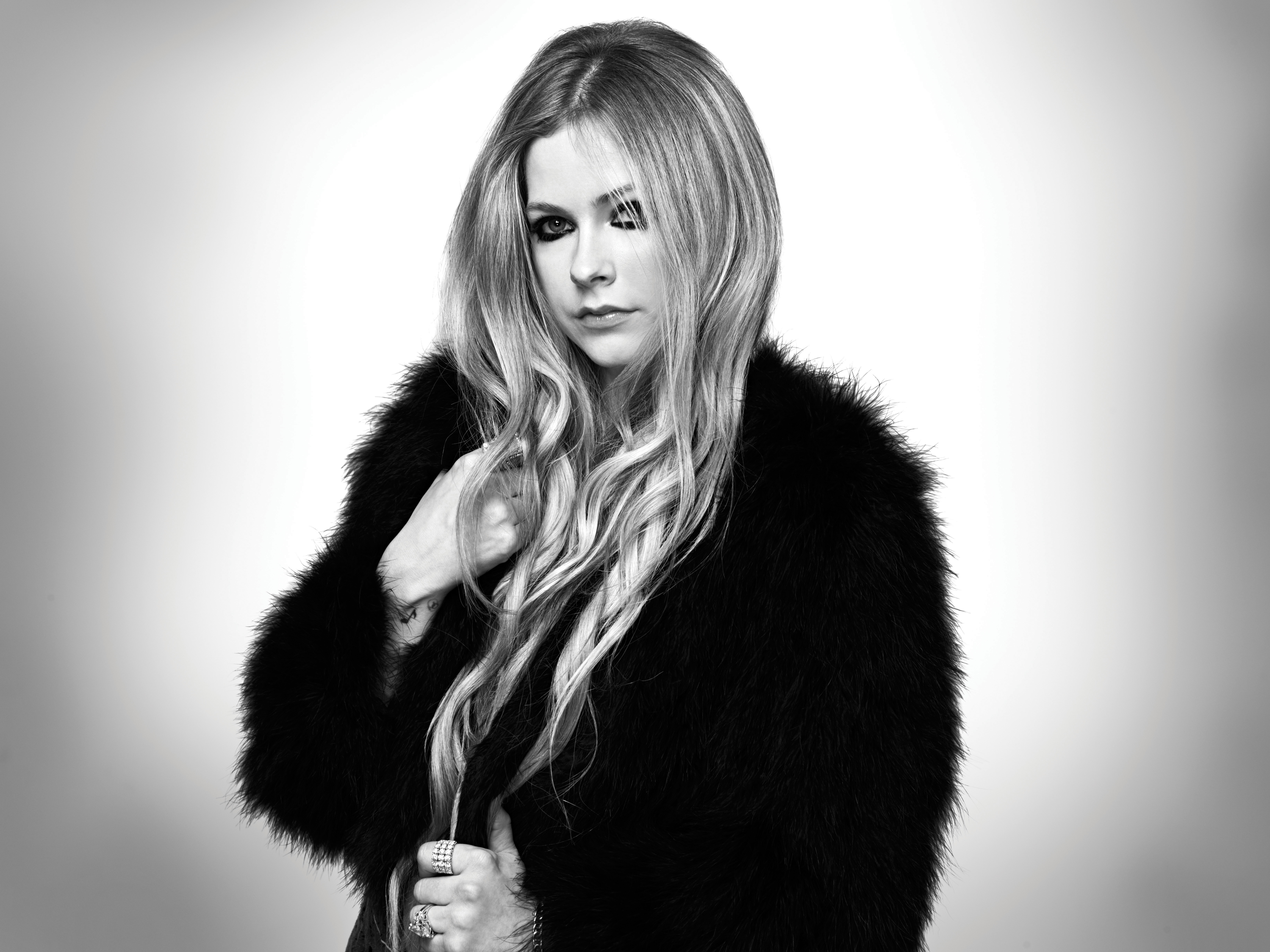 Avril Lavigne Canadian Girl Long Hair Monochrome Singer 6496x4872