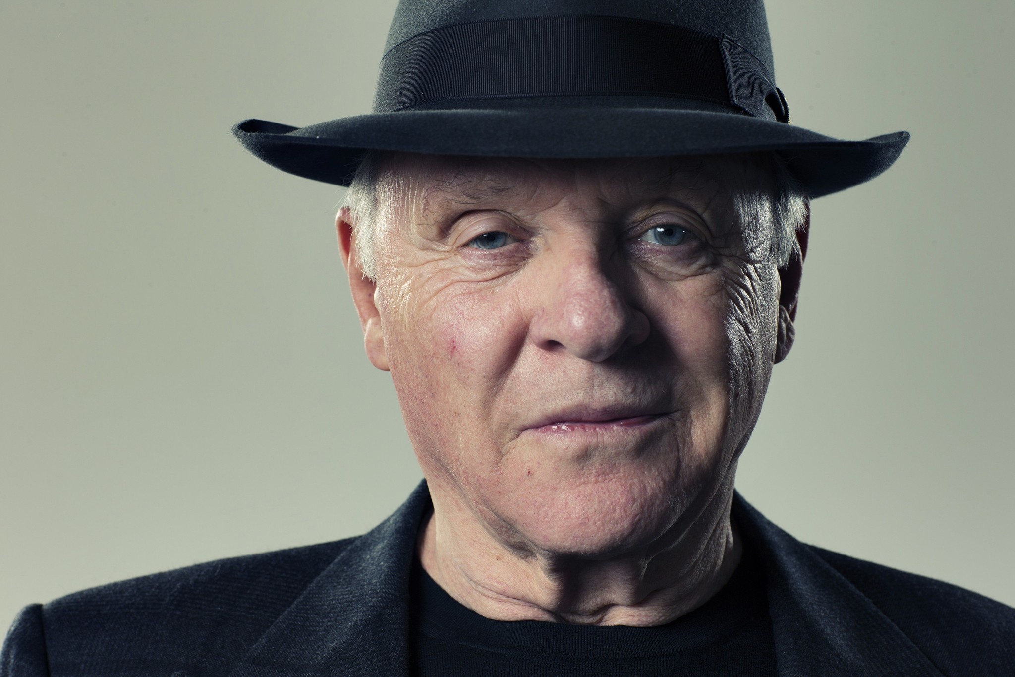 Actor Anthony Hopkins Blue Eyes British Face Hat 2048x1365