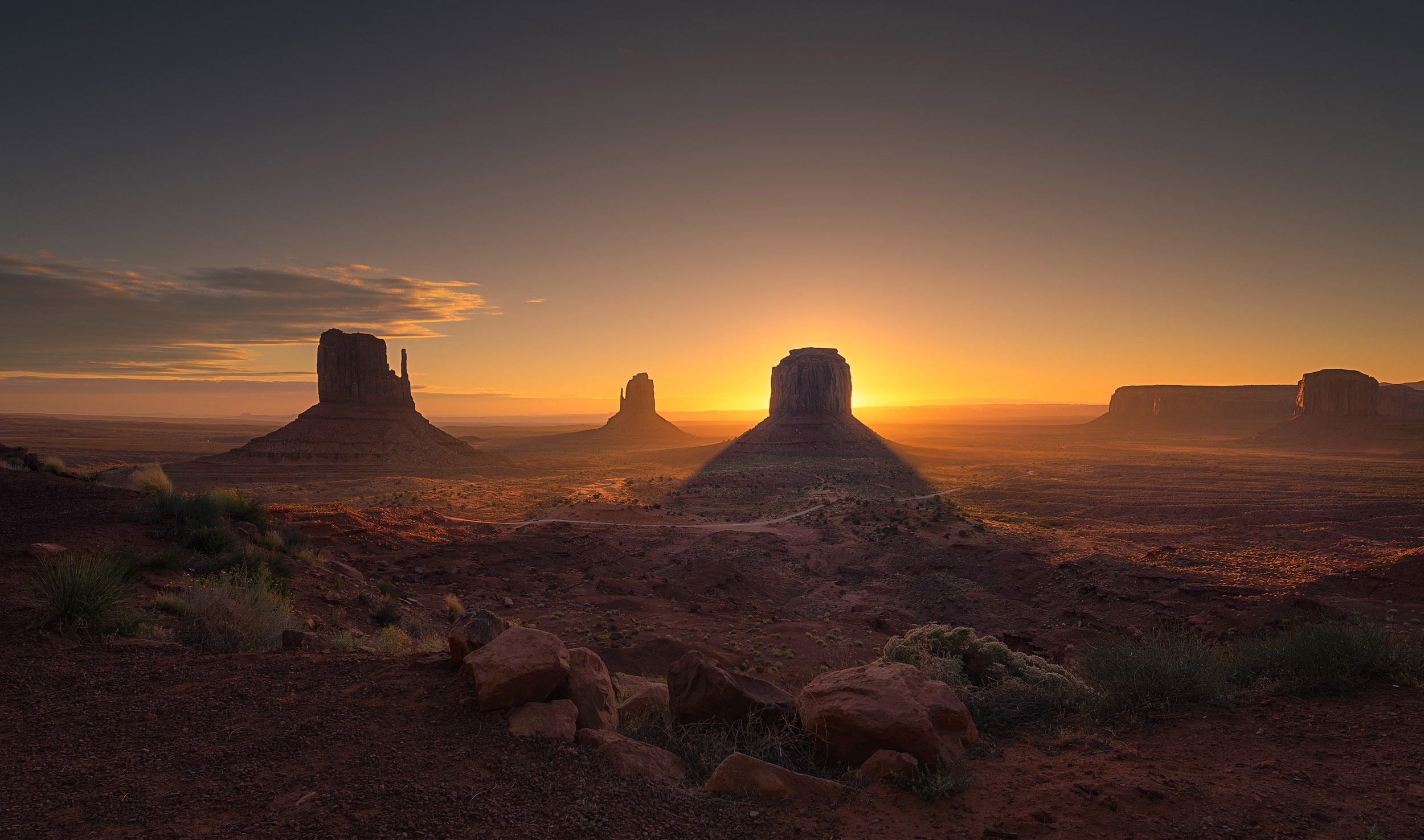 Earth Monument Valley 2500x1476