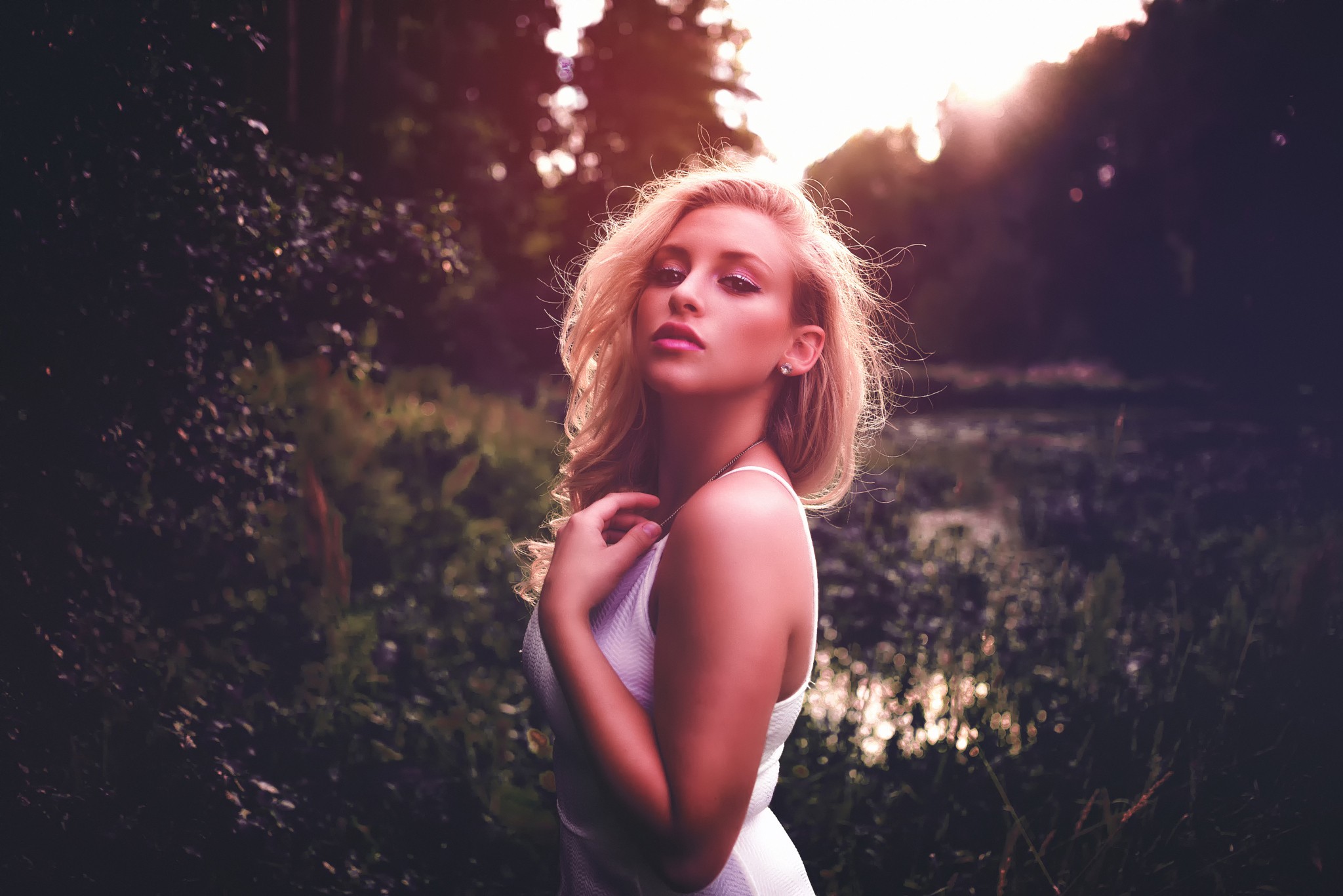 Blonde Bokeh Brown Eyes Lipstick Model Outdoor Woman 2048x1367