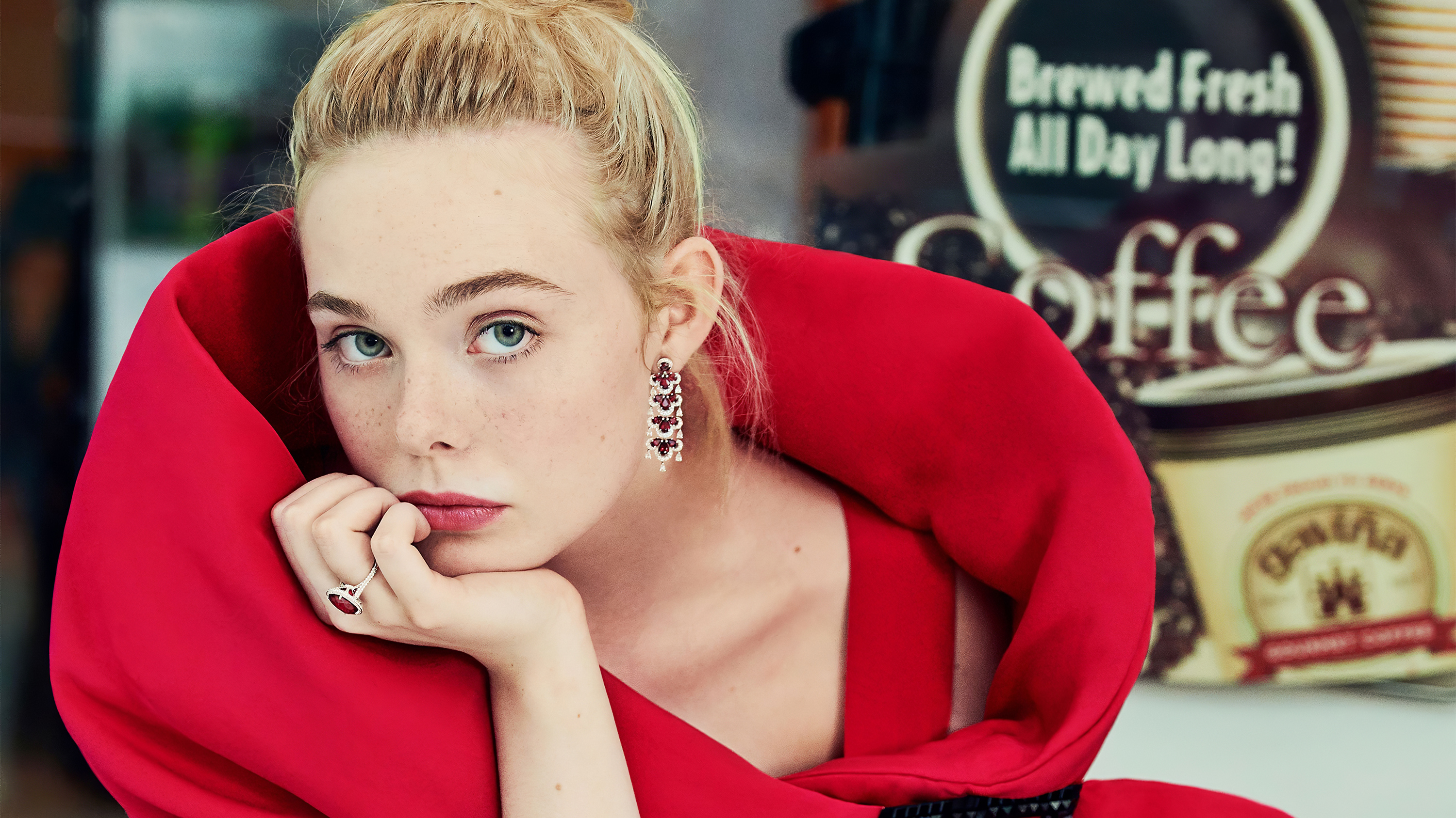 Actress American Blonde Blue Eyes Earrings Elle Fanning 3000x1688