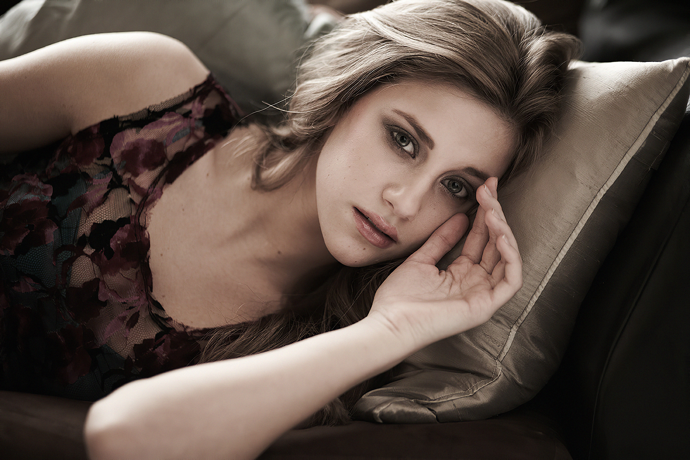 Actress American Lili Reinhart 2396x1598