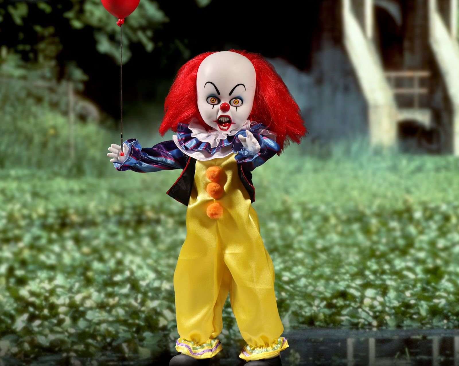 Doll Figurine It Movie Pennywise It 1600x1277