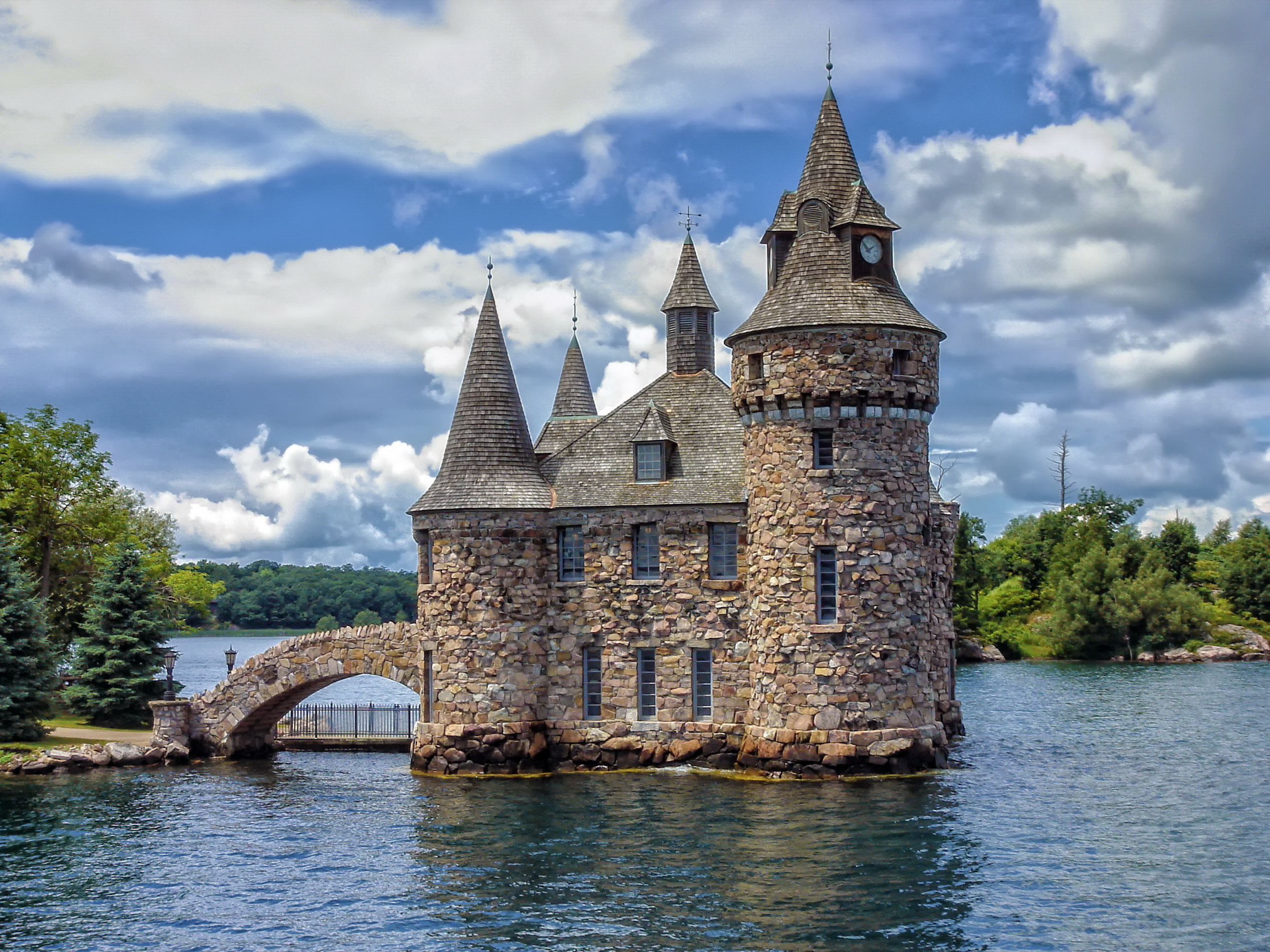 Man Made Boldt Castle 2534x1900