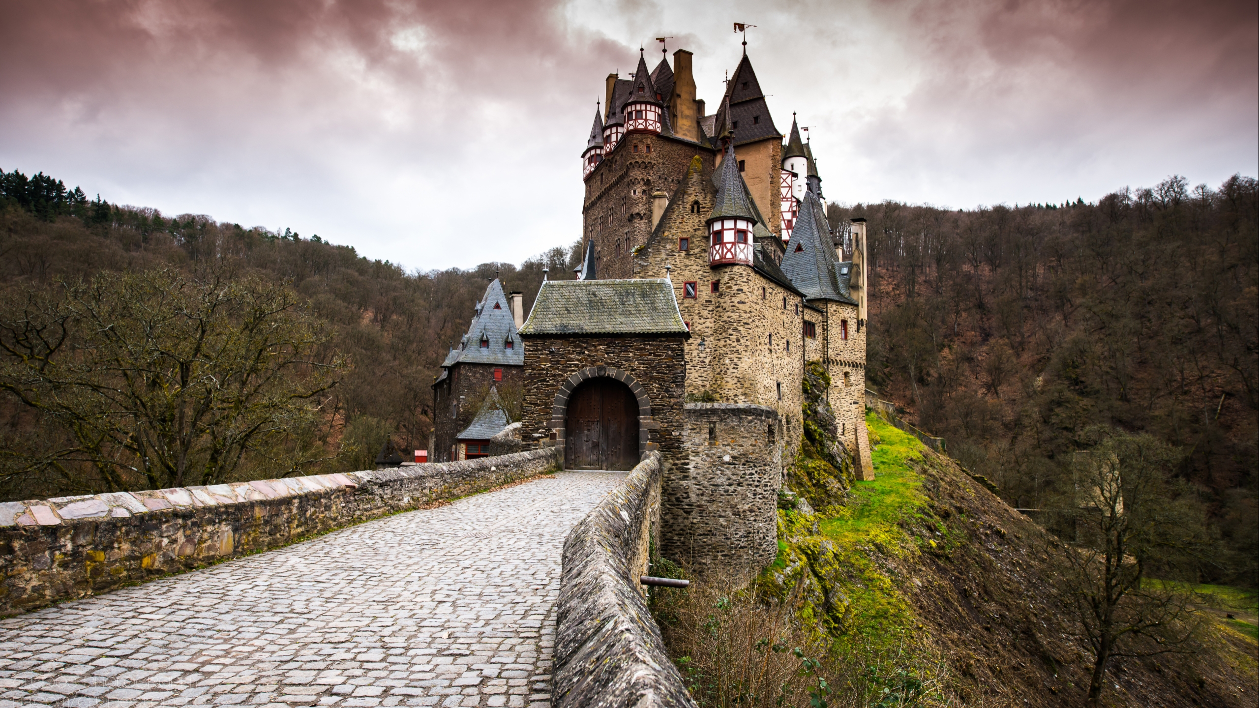Man Made Eltz Castle 2560x1440