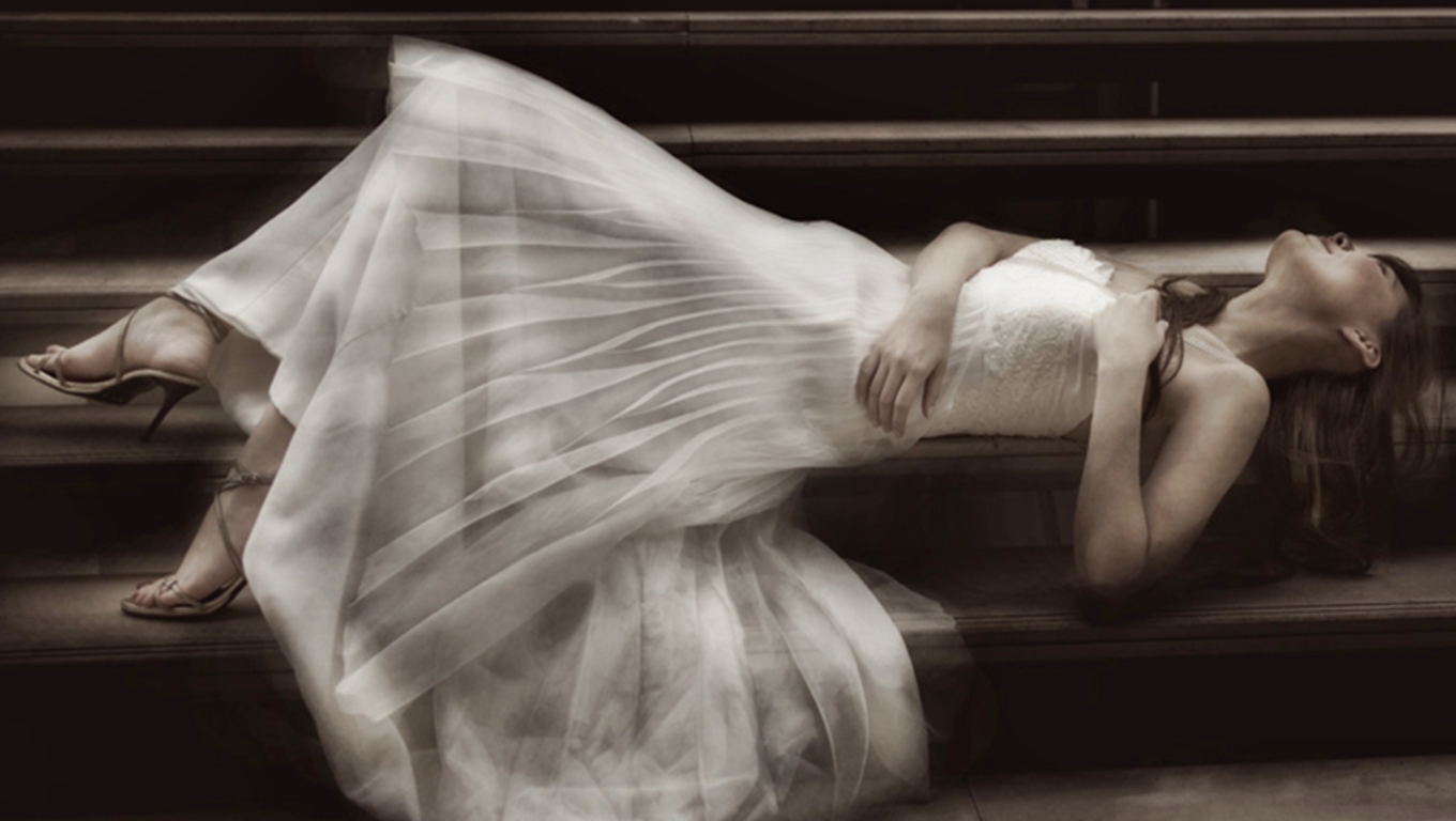 Dreaming Dress Sleeping Woman 1360x768