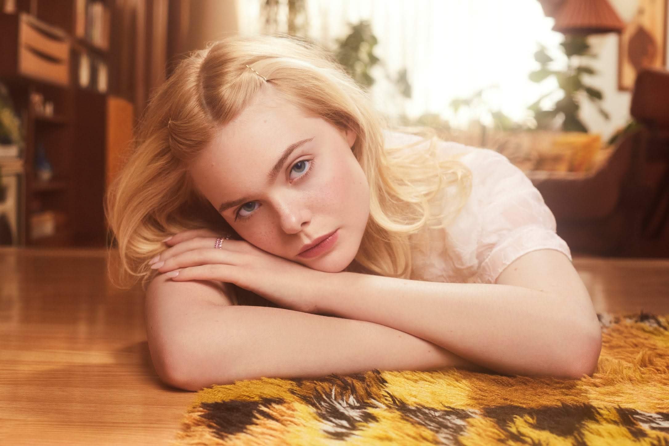 Actress American Blonde Blue Eyes Elle Fanning Stare 2172x1448