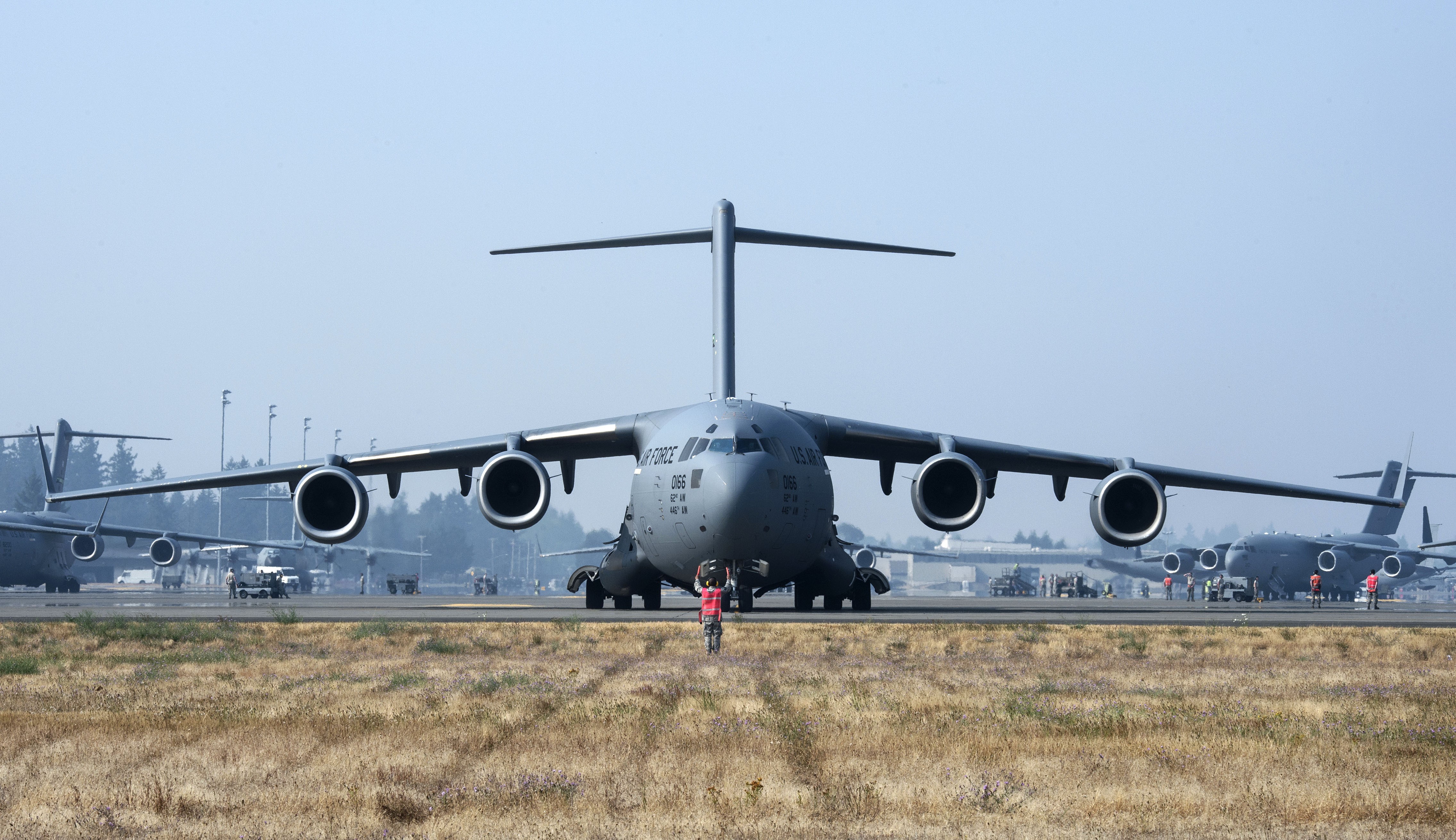 Aircraft Boeing Boeing C 17 Globemaster Iii Transport Aircraft 4543x2622