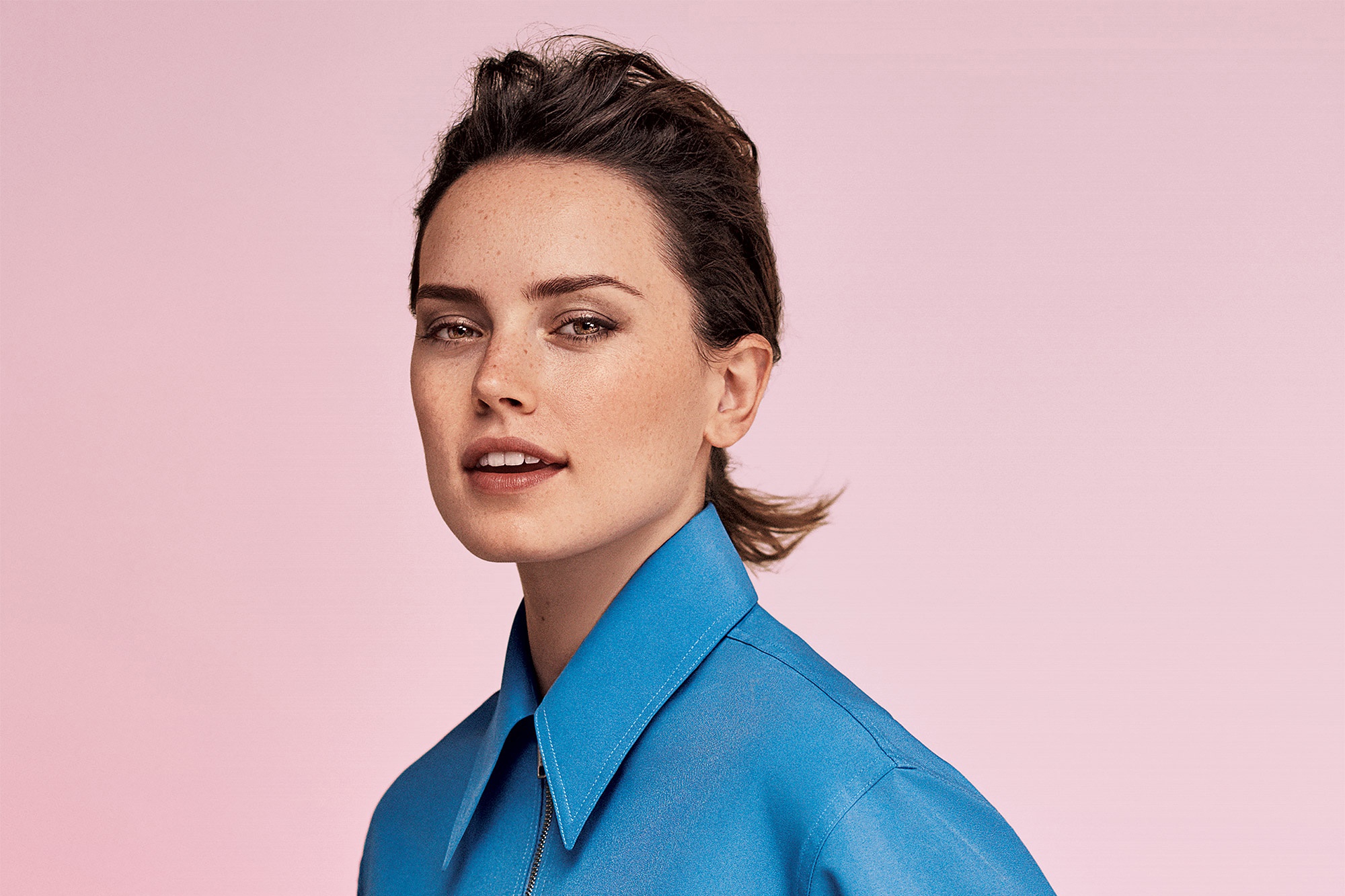 Actress Brunette Daisy Ridley English Face Freckles 2000x1333