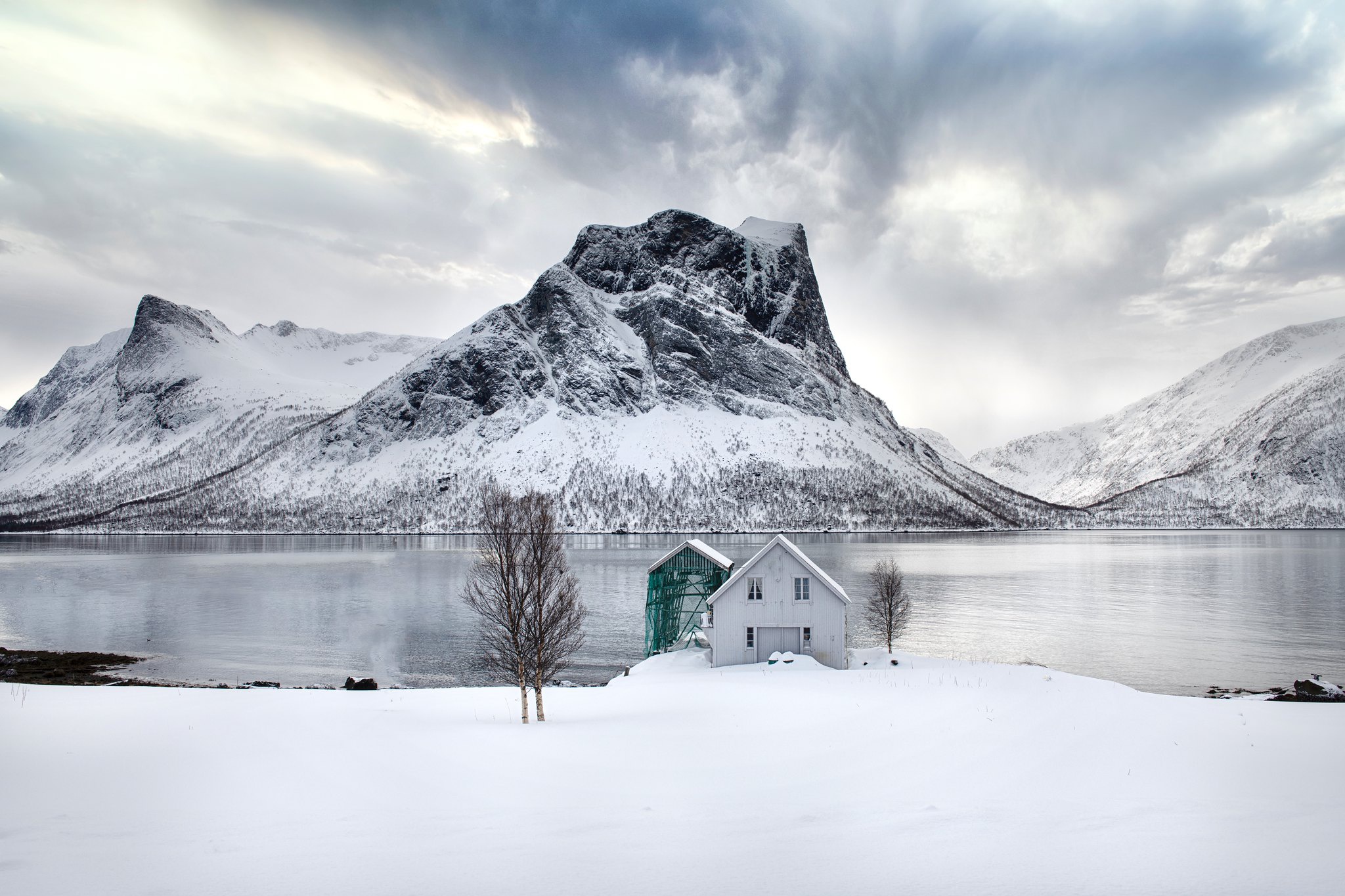 Boathouse Mountain Norway Winter 2048x1365