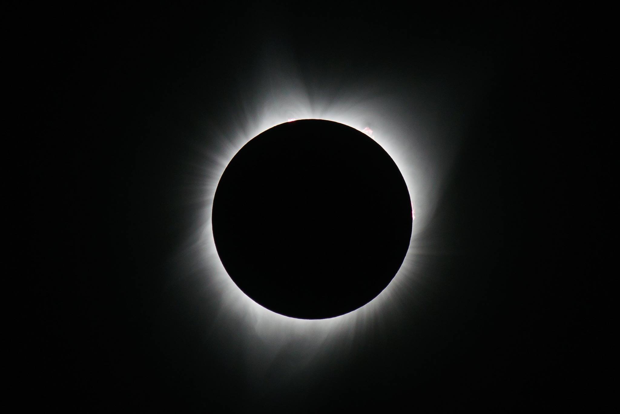 Eclipse 2048x1366