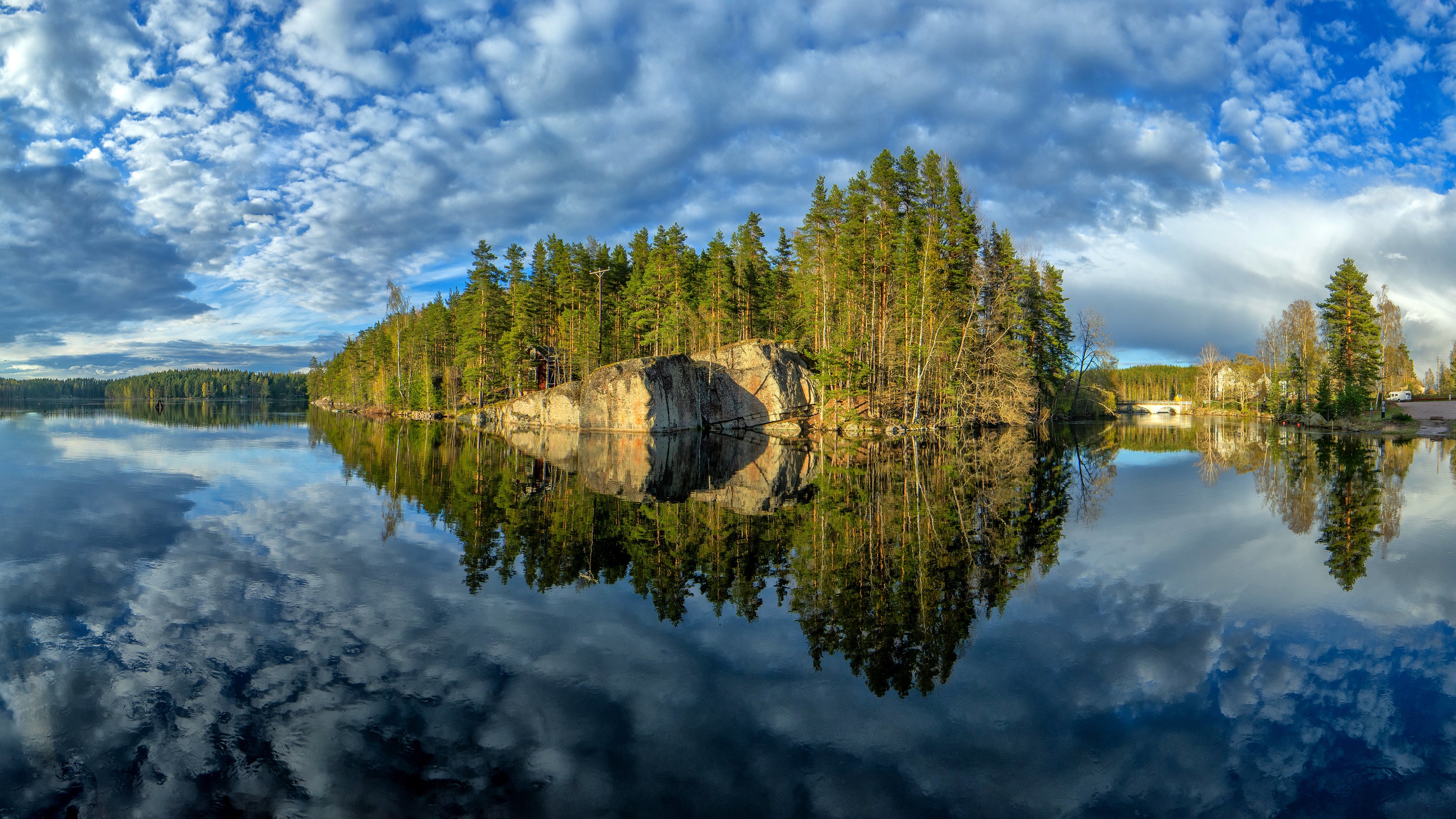 Finland Reflection Tree 3072x1728