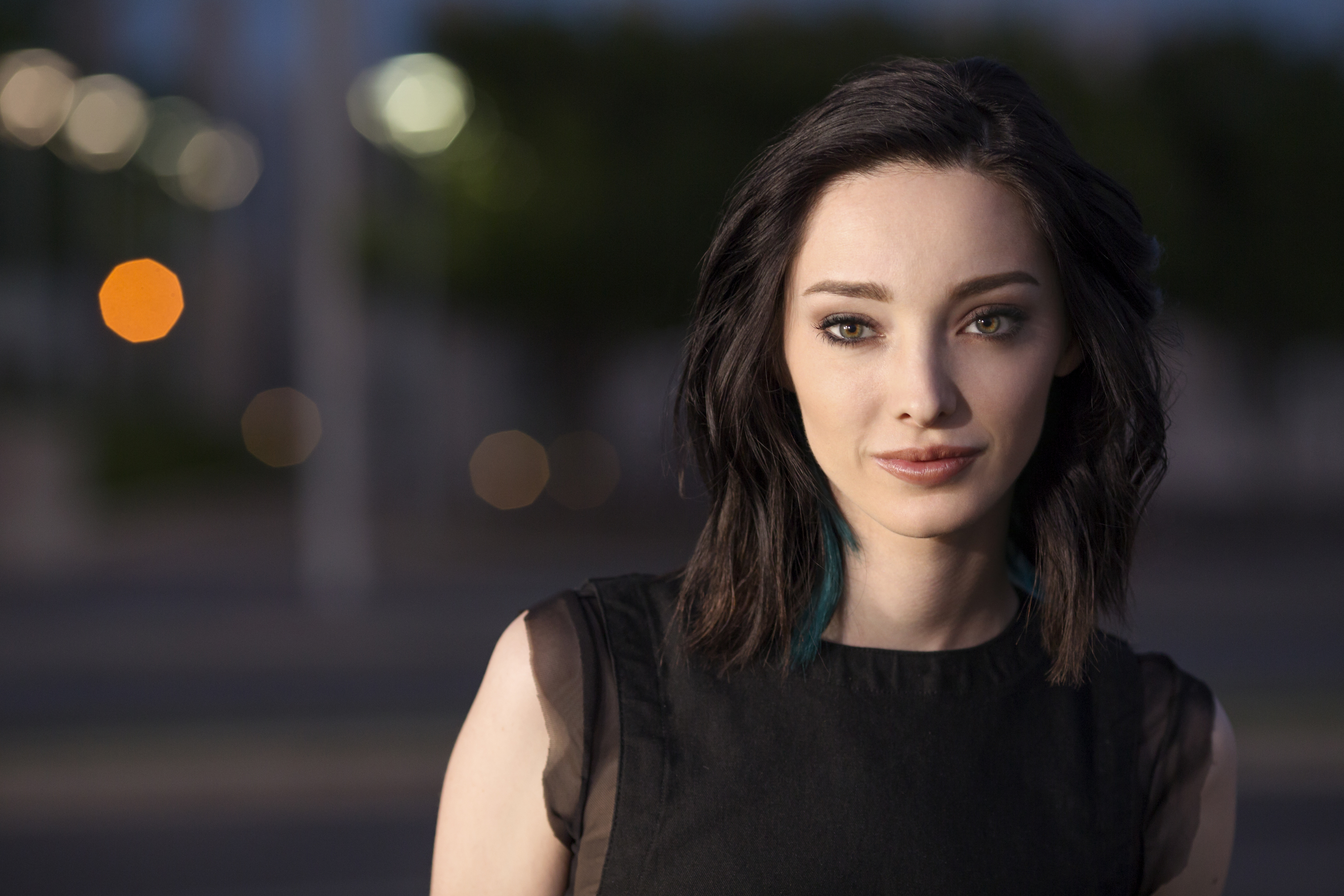 Emma Dumont The Gifted 3072x2048