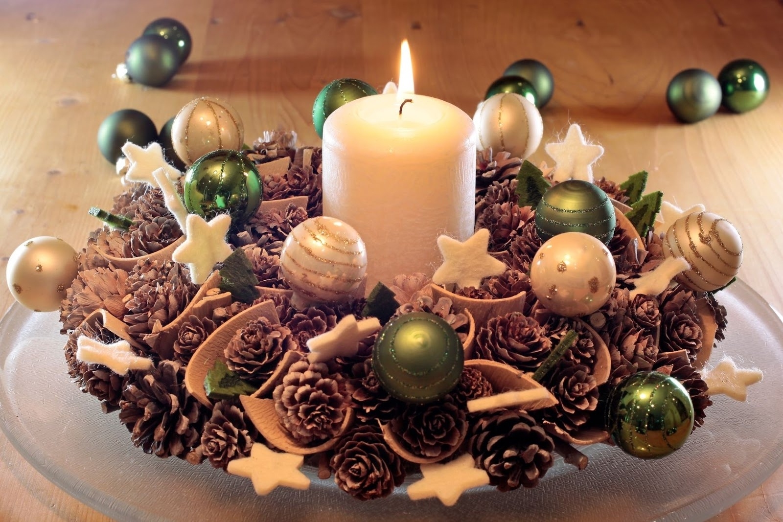 Bauble Candle Christmas Decoration Pine Cone Stars 1600x1067