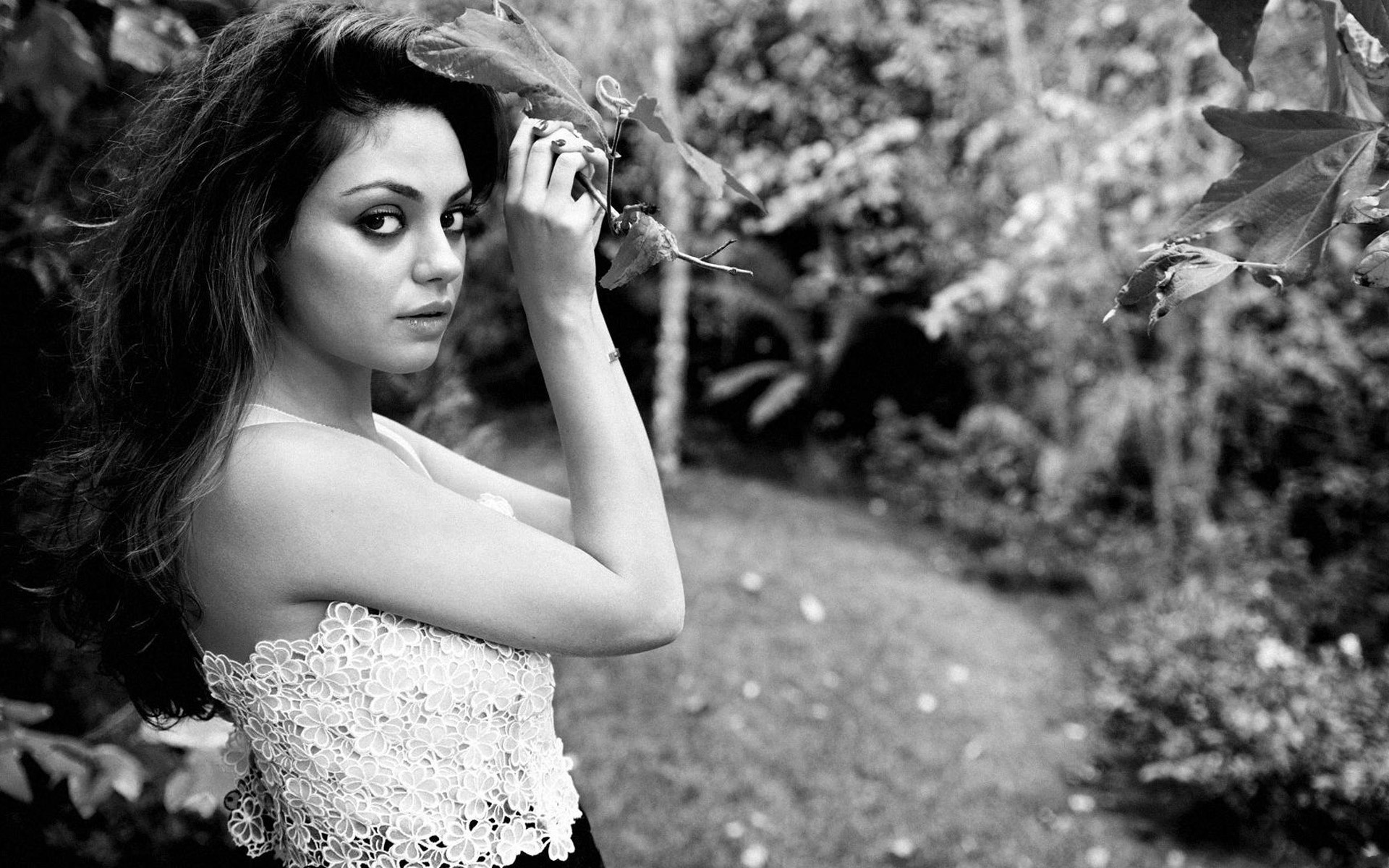 Mila Kunis 1920x1200