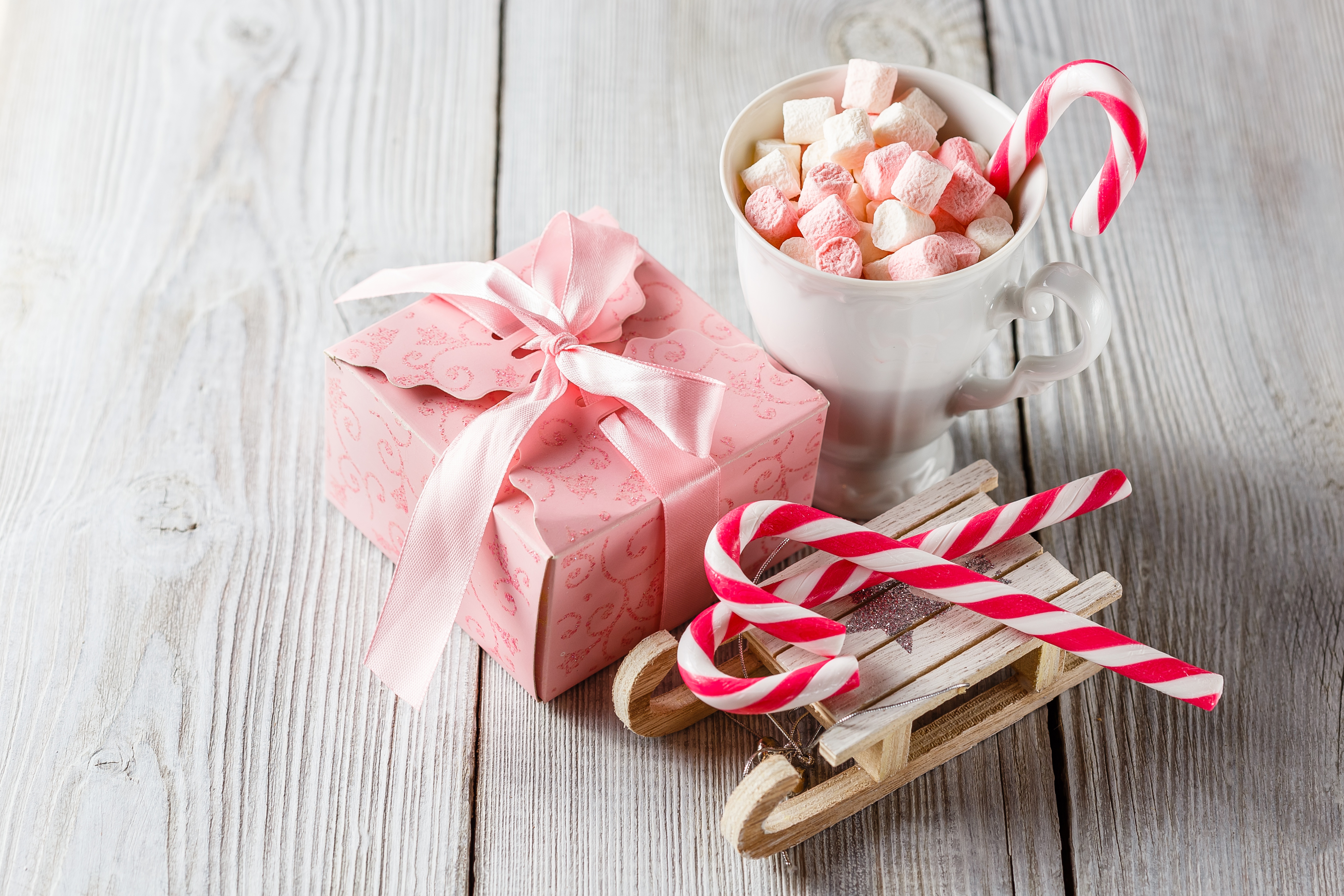 Candy Cane Christmas Gift Marshmallow 5472x3648