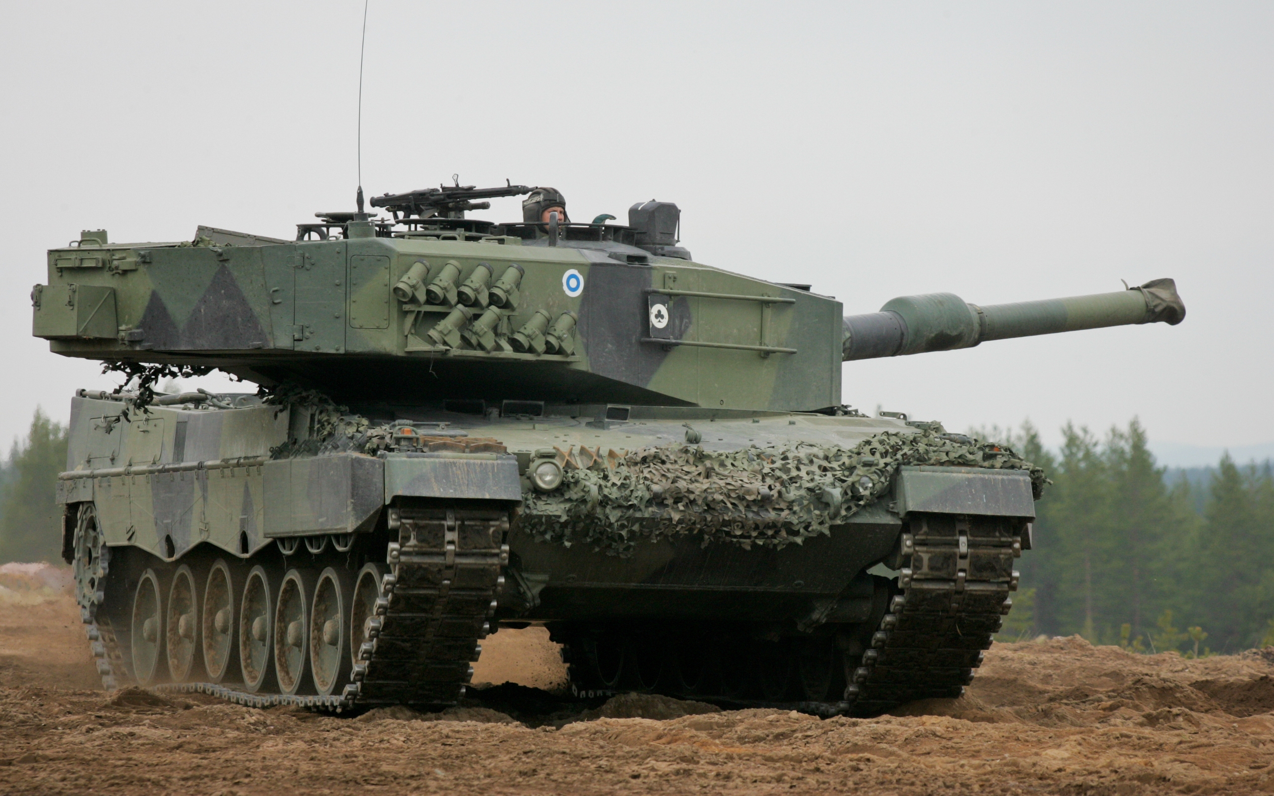 Military Tank 2560x1600