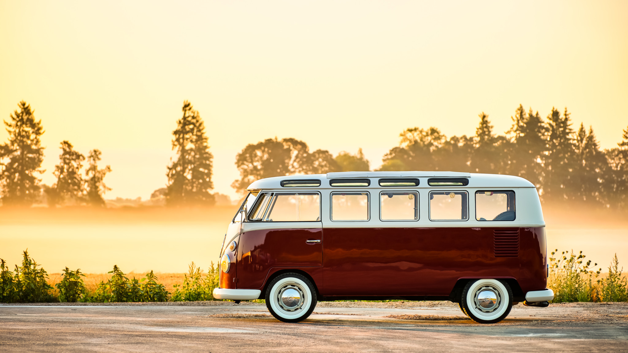 Old Car Volkswagen Type 2 Bus 2048x1152