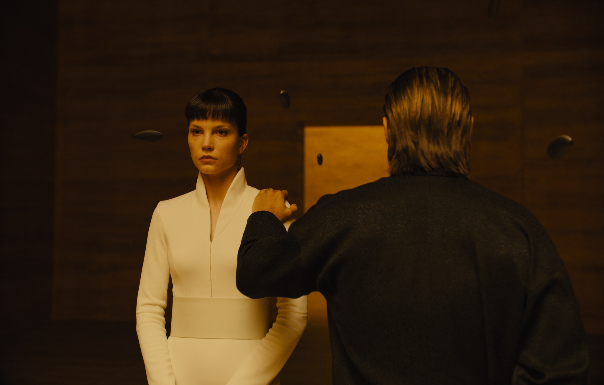 Blade Runner 2049 Sylvia Hoeks 2048x1308