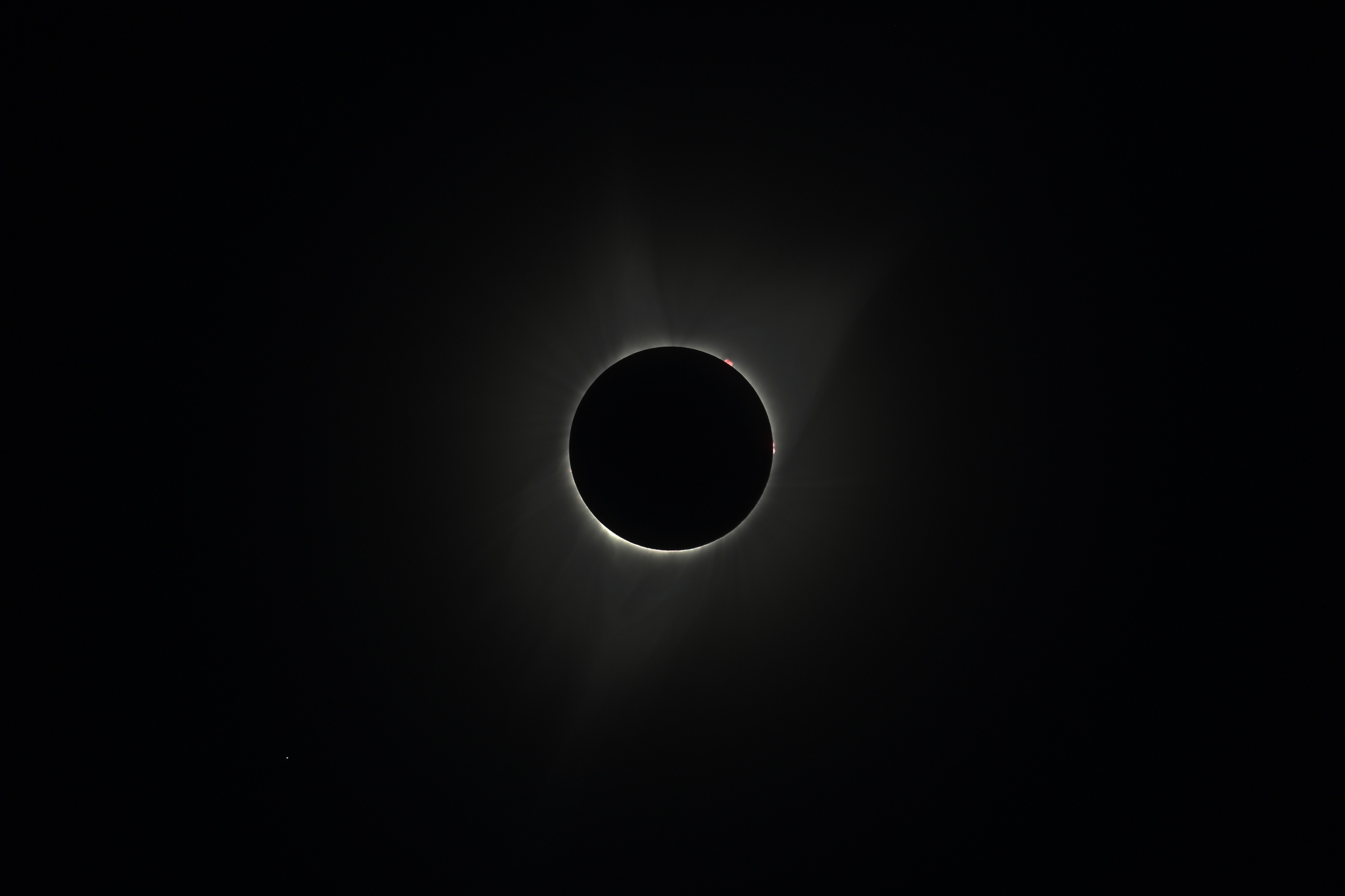 Black Sky Solar Eclipse 3000x2000