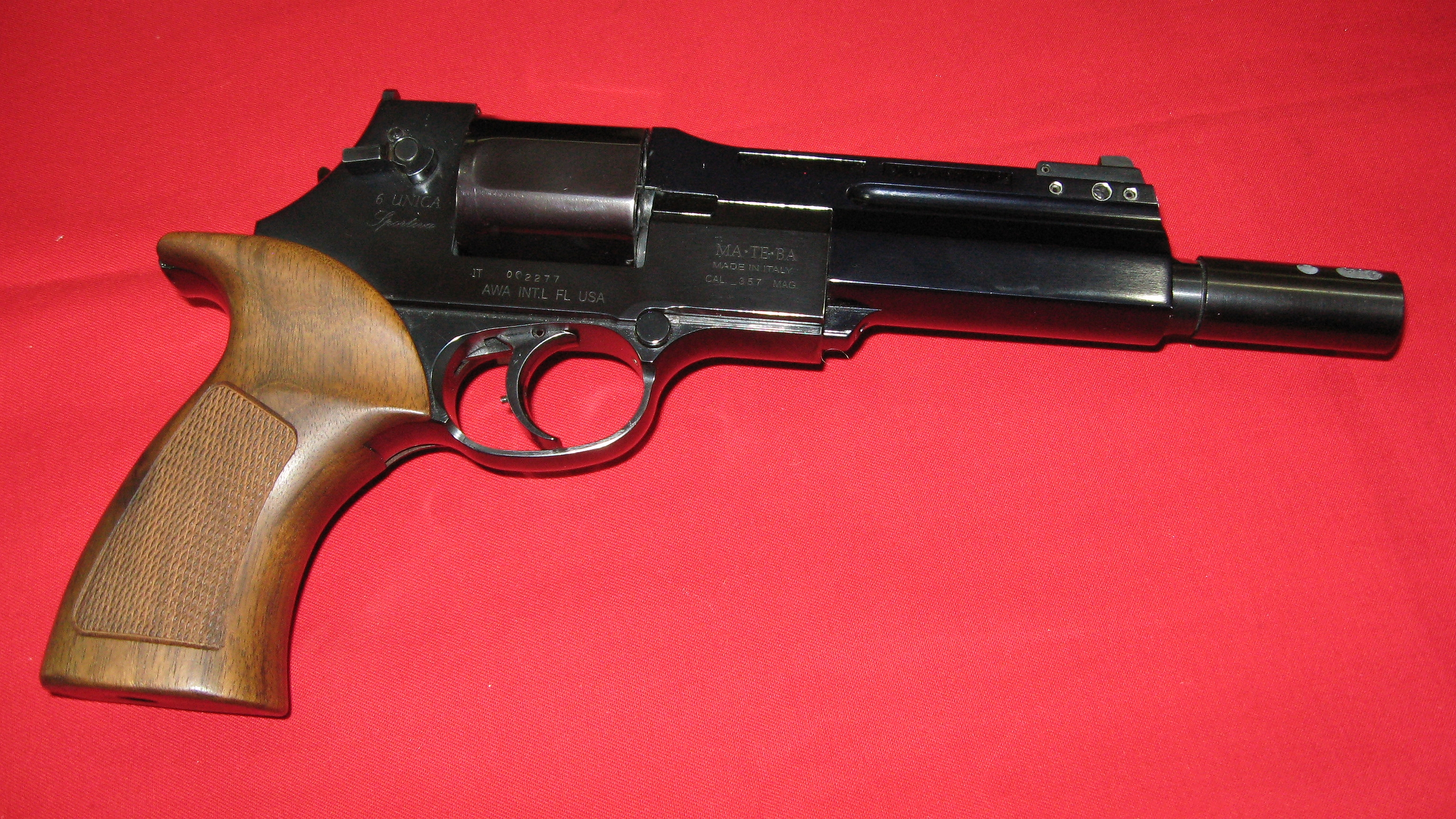 Weapons Mateba Unica Revolver 3100x1744