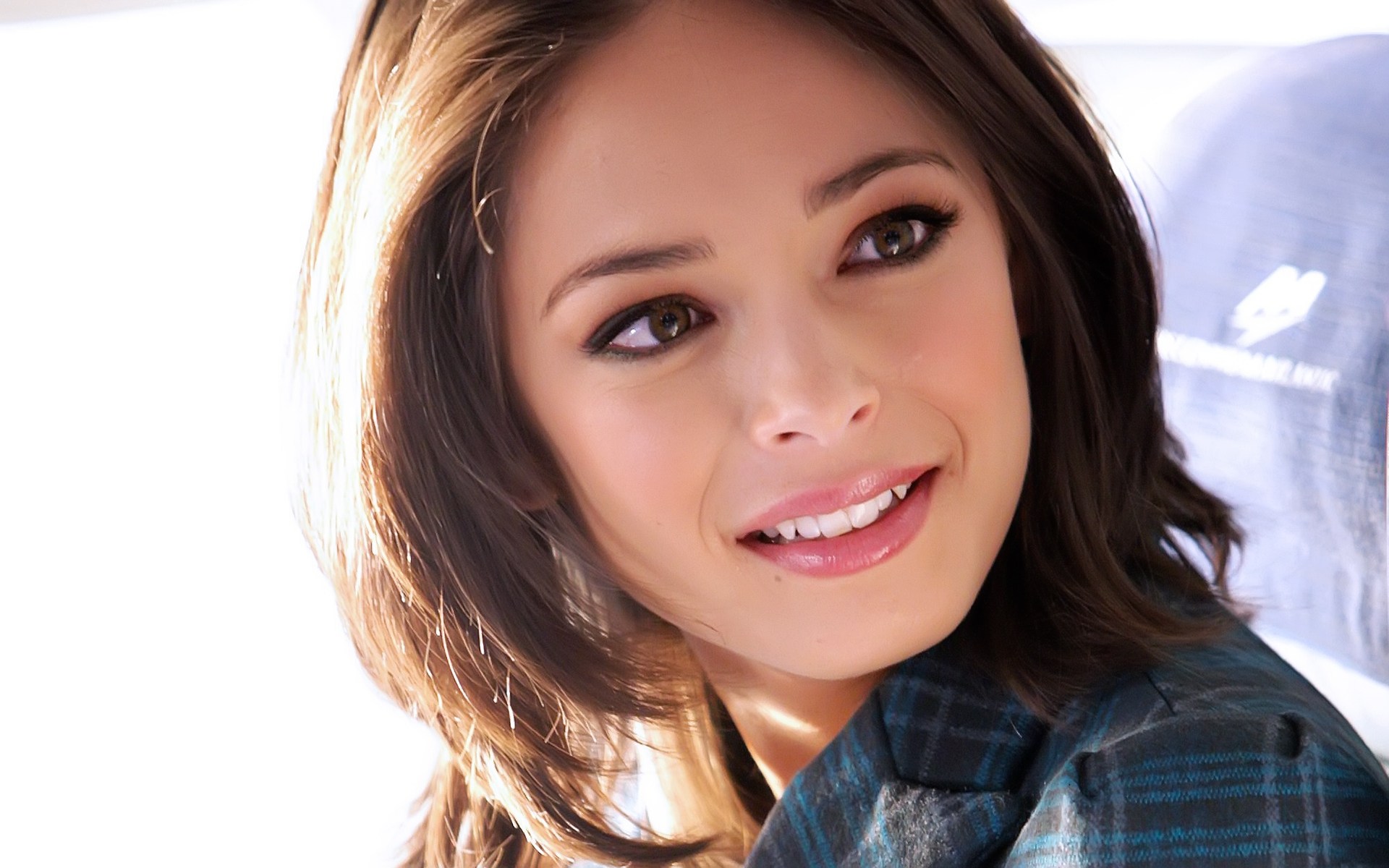 Actress Brunette Canadian Face Kristin Kreuk Smile 1920x1200