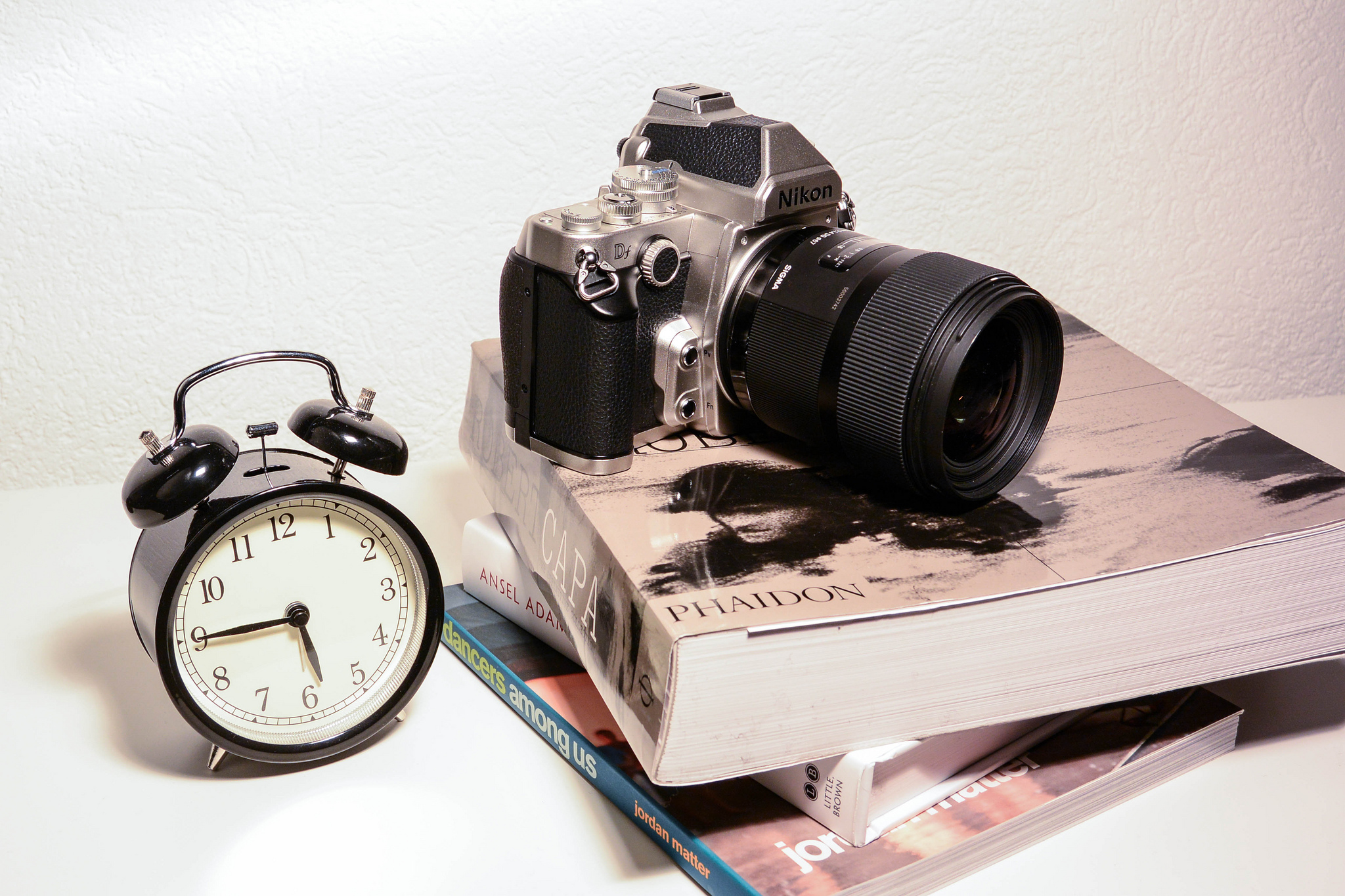 Book Camera Clock Nikon Still Life 2048x1365