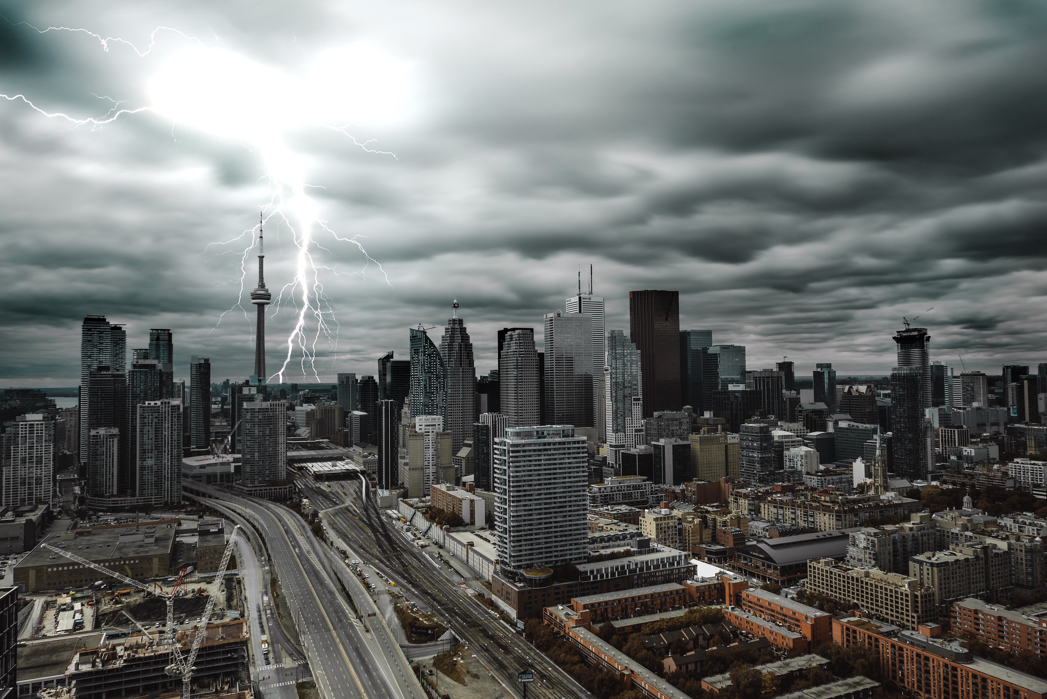Building Canada City Lightning Skyscraper Toronto 2048x1367