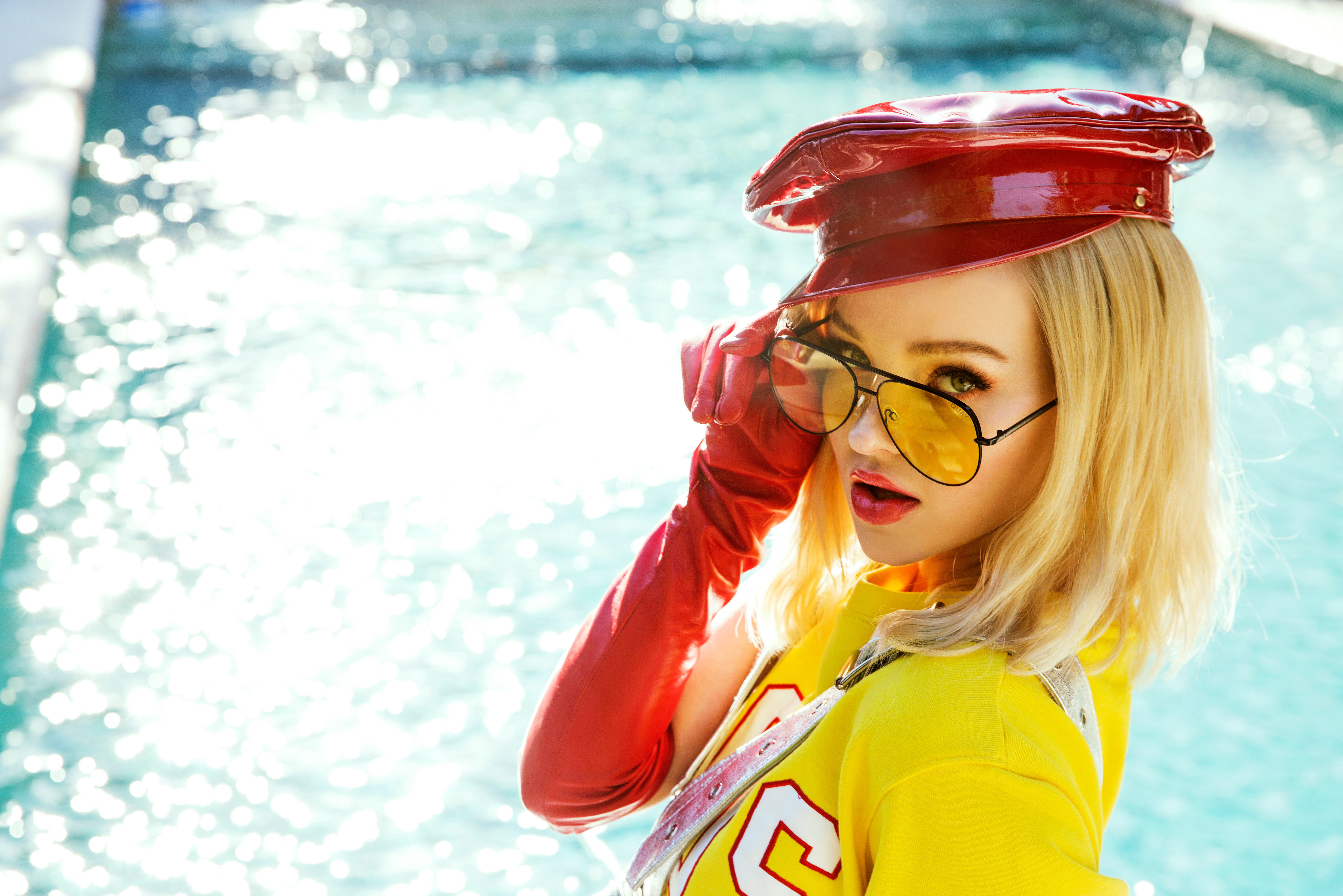 Actress American Blonde Cap Dove Cameron Lipstick Sunglasses 5628x3757
