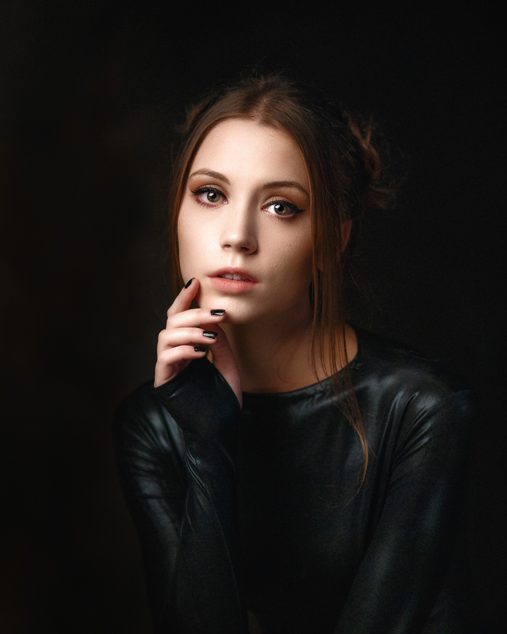 Alexey Kishechkin Women Ksenia Kokoreva Brunette Looking At Viewer Makeup Portrait Eyeshadow Simple  1728x2160