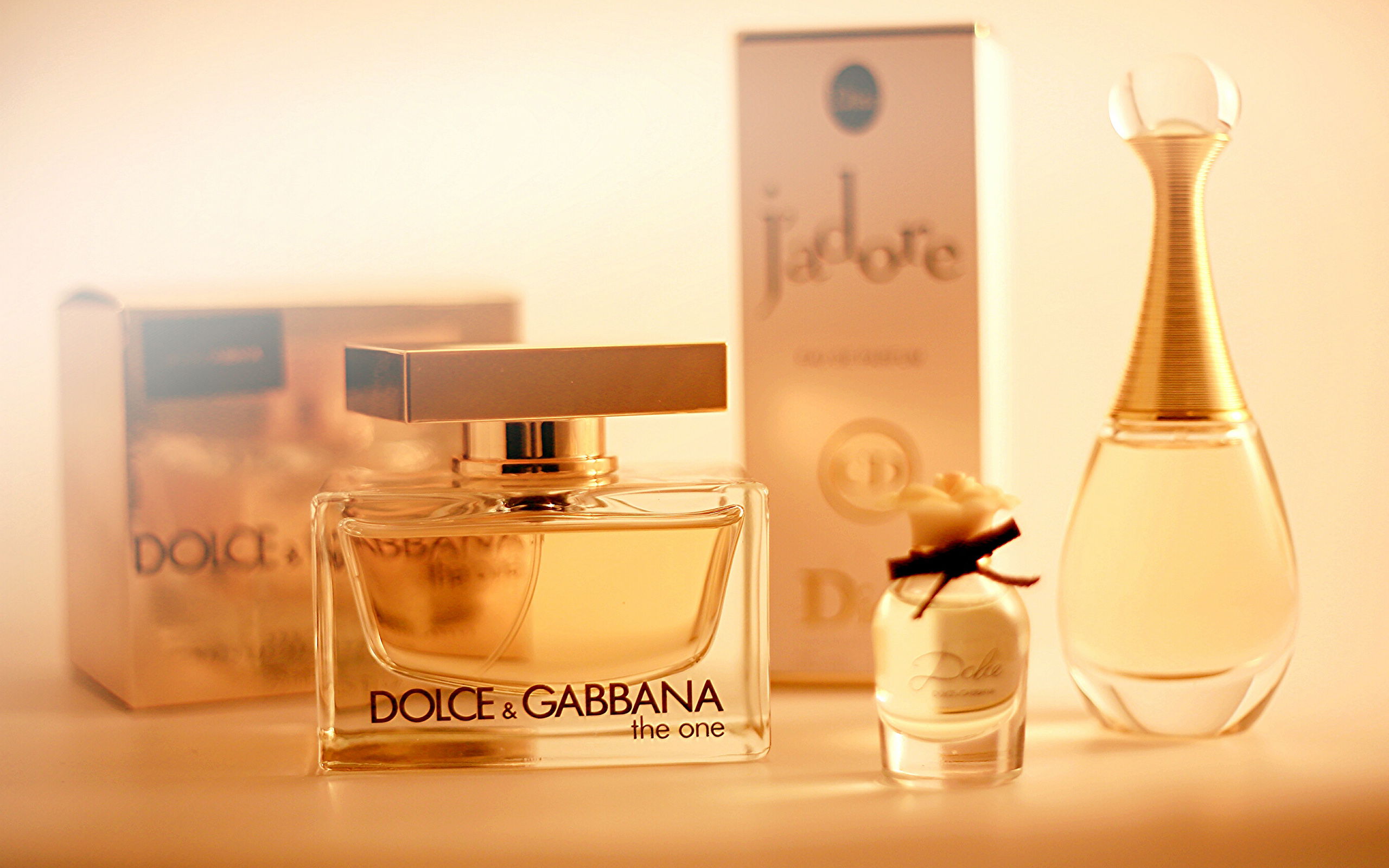 Dior Dolce Amp Gabbana Perfume 2560x1600