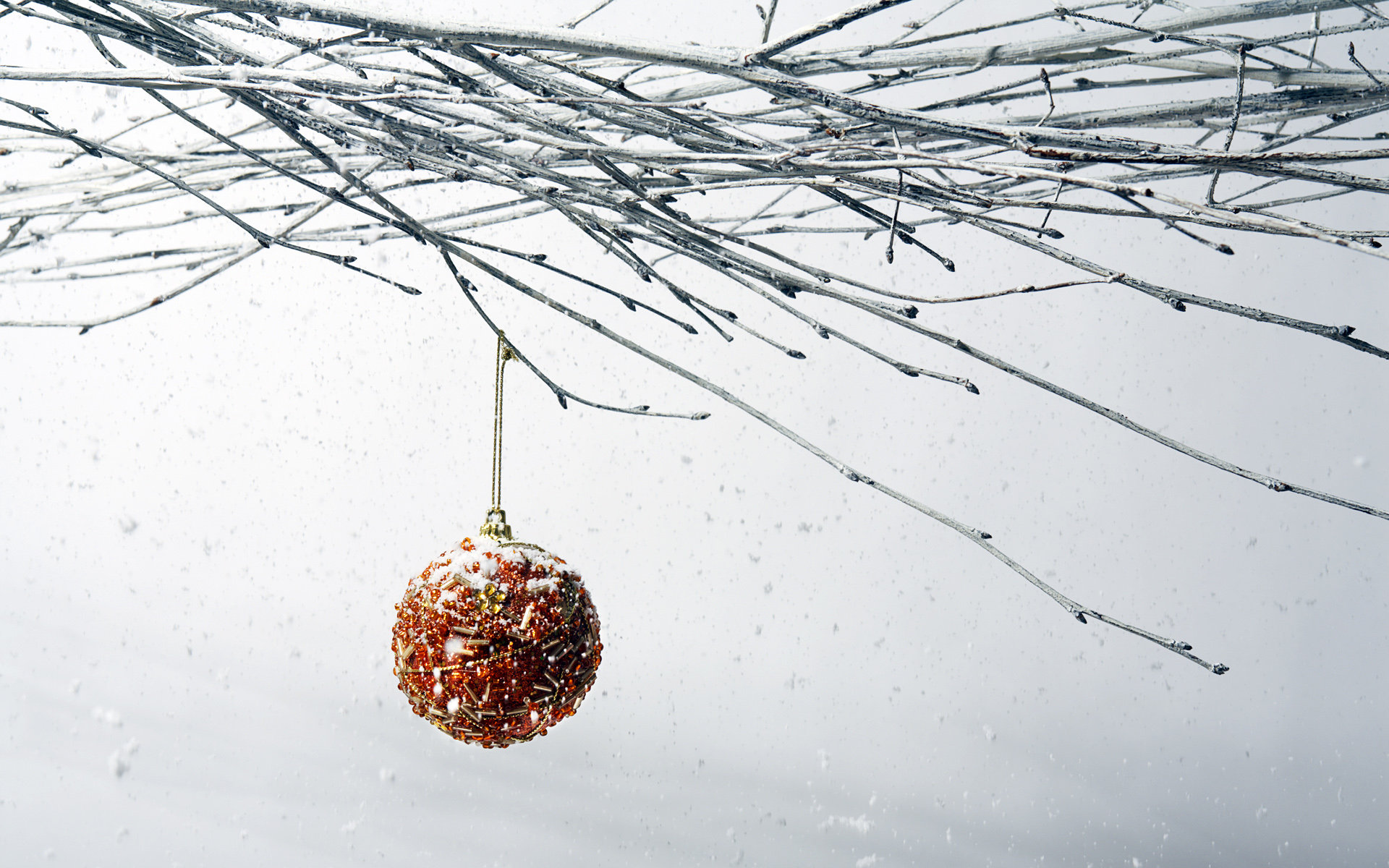 Bauble Branch Christmas Minimalist Snowball 1920x1200