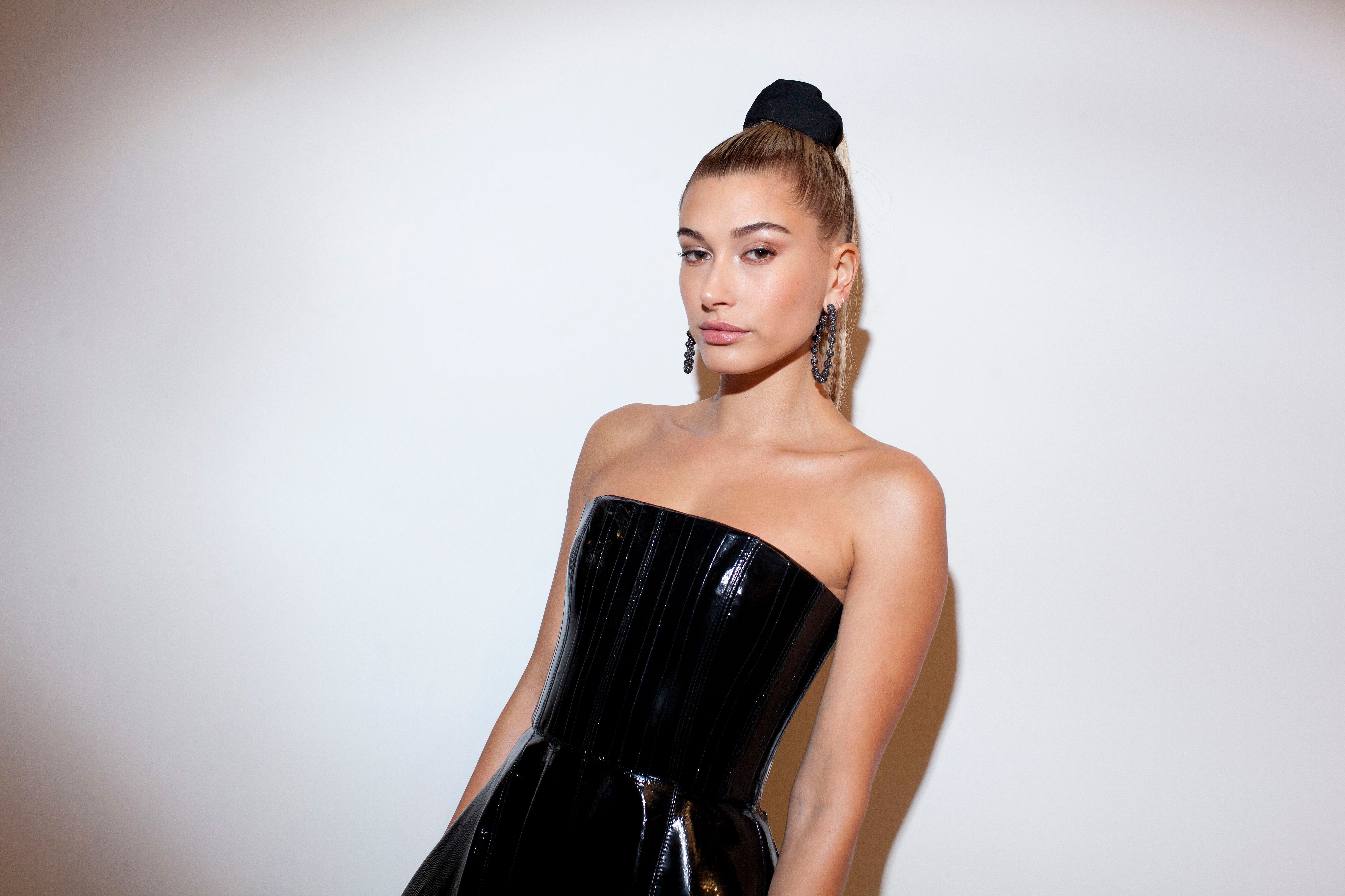 American Black Dress Earrings Hailey Baldwin Model Ponytail 5616x3744