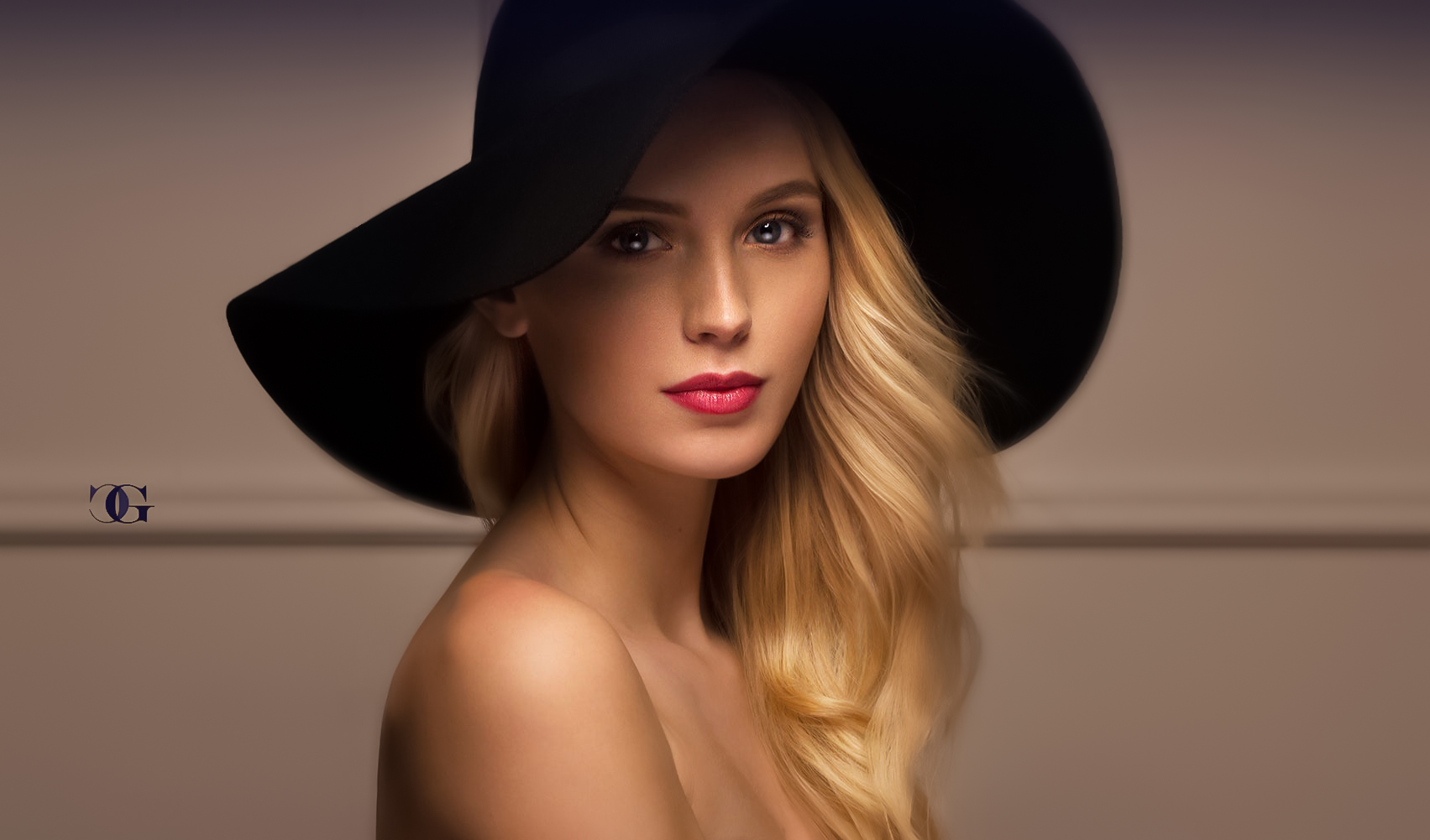Carl Gia Women Hat Blonde Makeup Lipstick Bare Shoulders Portrait Wall Black Hat 1703x1001
