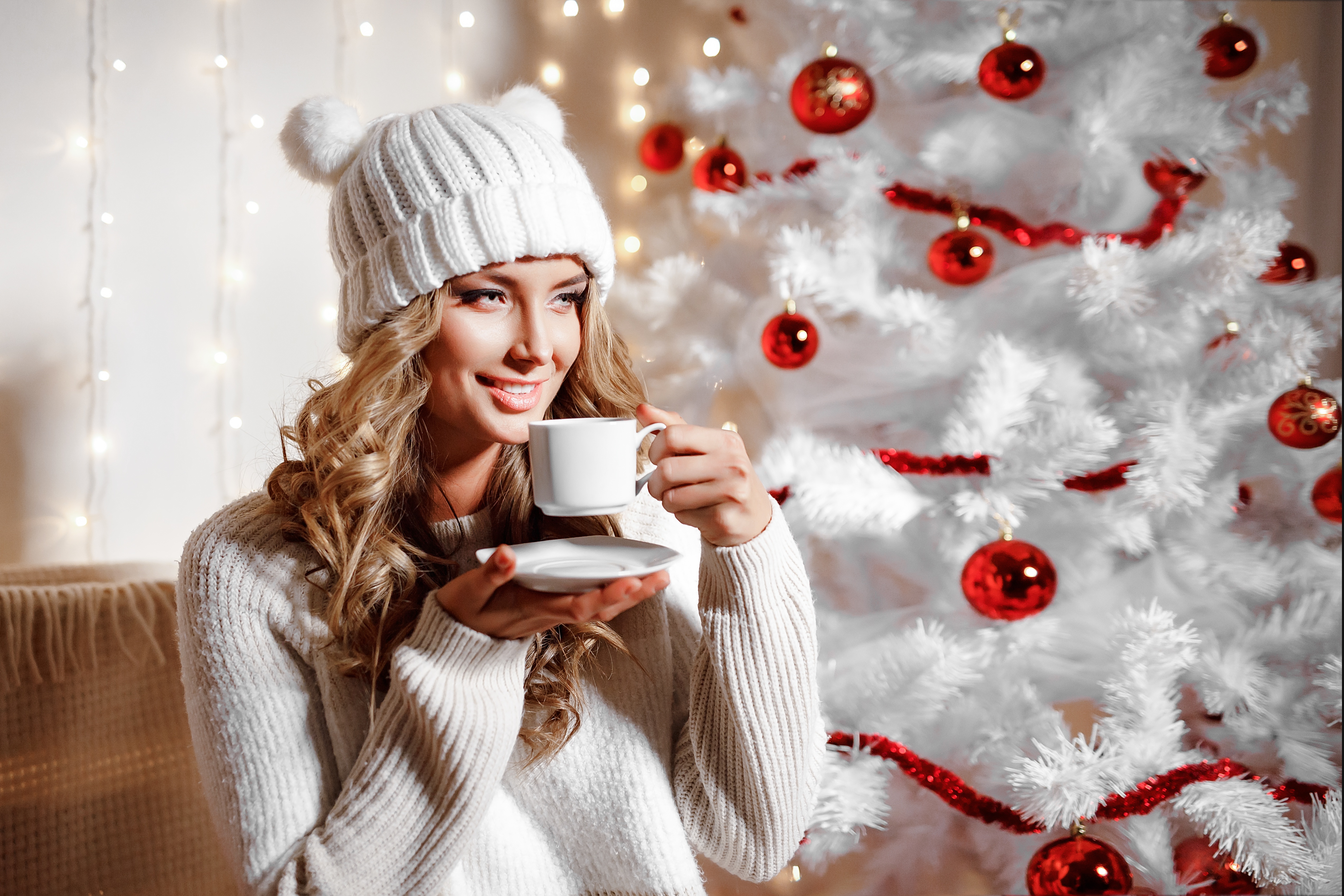 Bauble Blonde Christmas Girl Hat Model Smile Woman 5092x3395