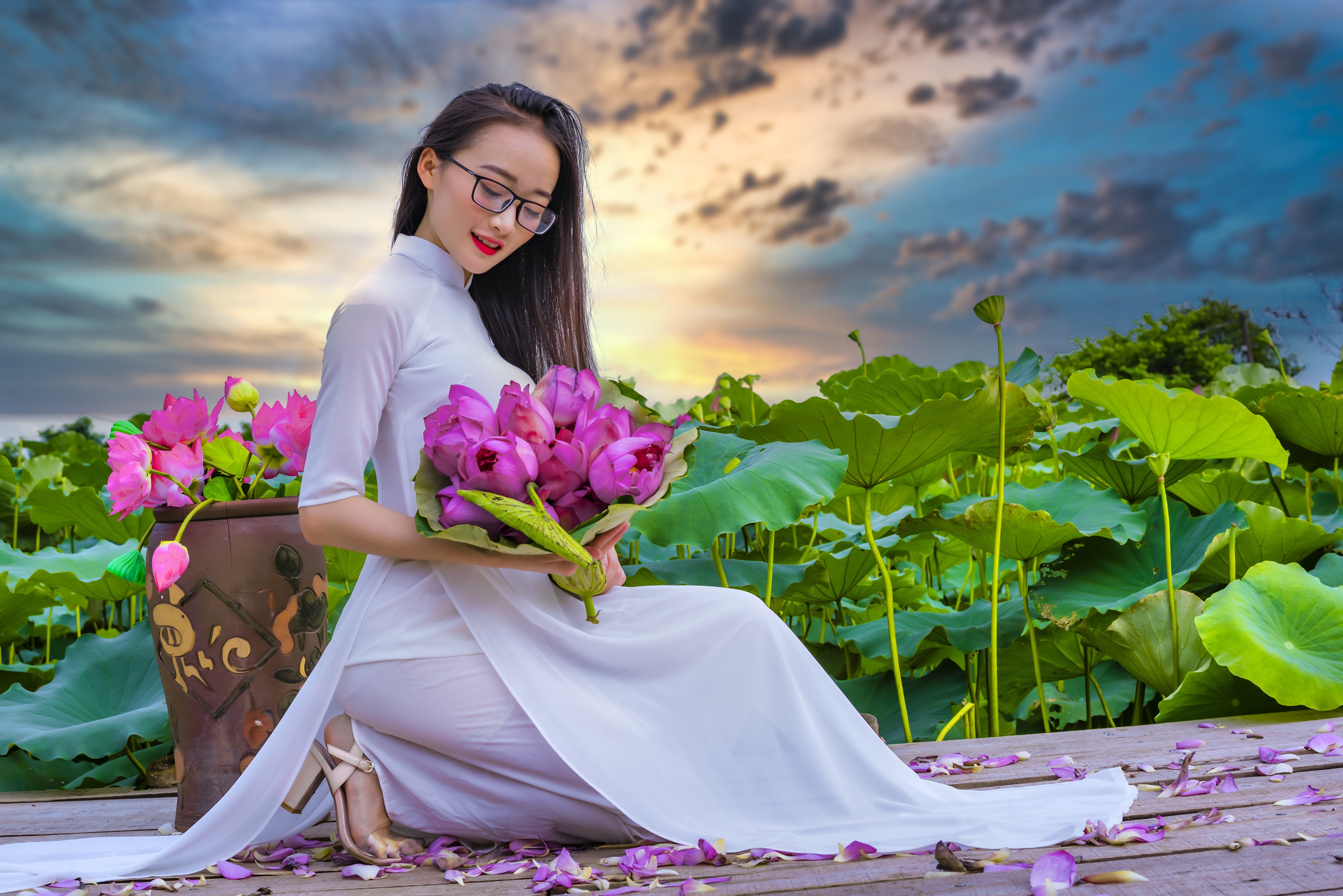 Asian Black Hair Girl Model Pink Flower Woman Wallpaper -  Resolution:5120x3417 - ID:1157584 